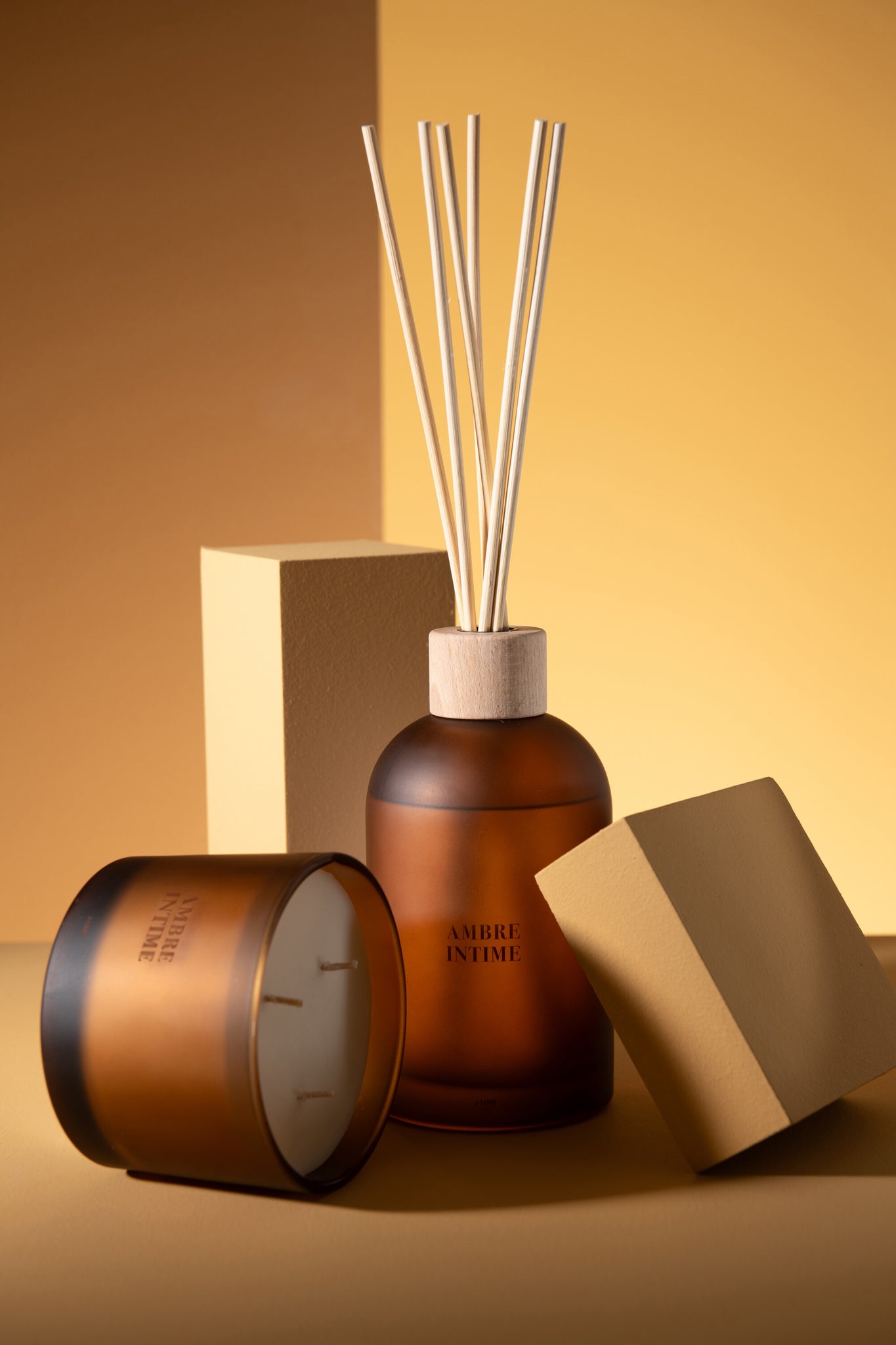 Geurkaars Accords Essentiels Ambre Intime 28 Uur