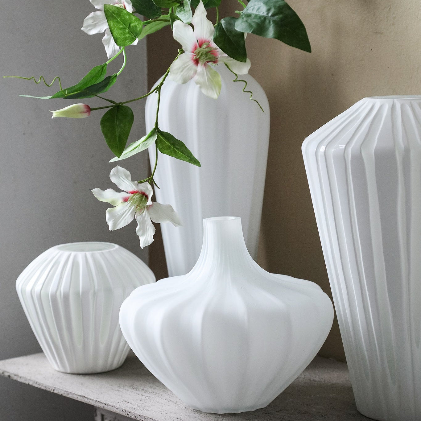 Aleiya White Handcut Solid Glass Smooth Low PTMD