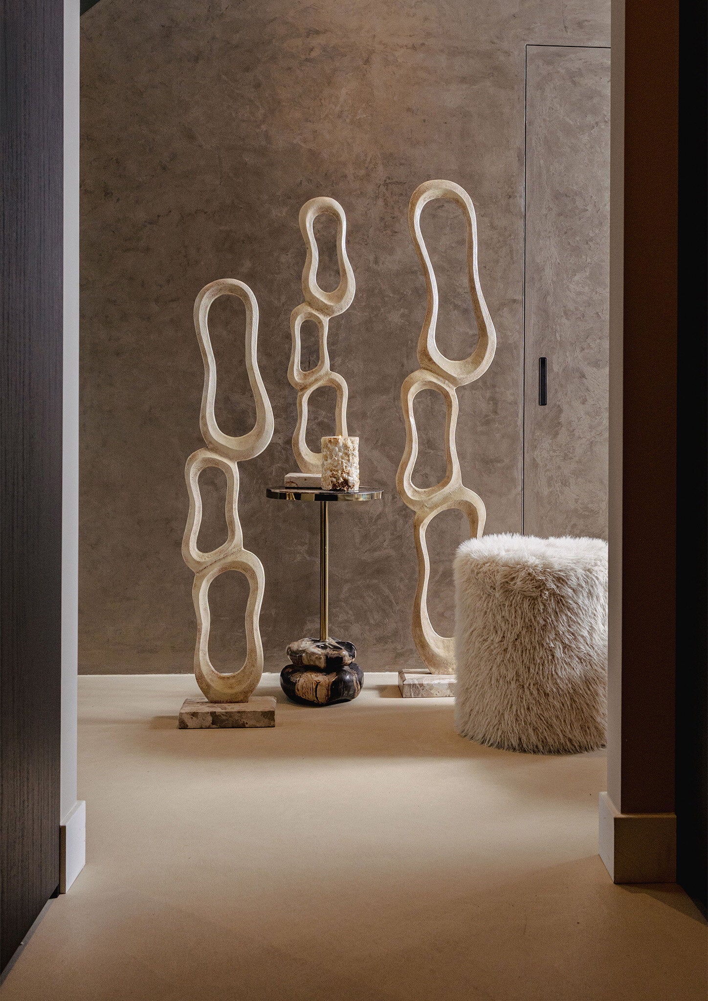 Beeld Camare Abstract Design Gegoten Aluminium Beige Medium PTMD