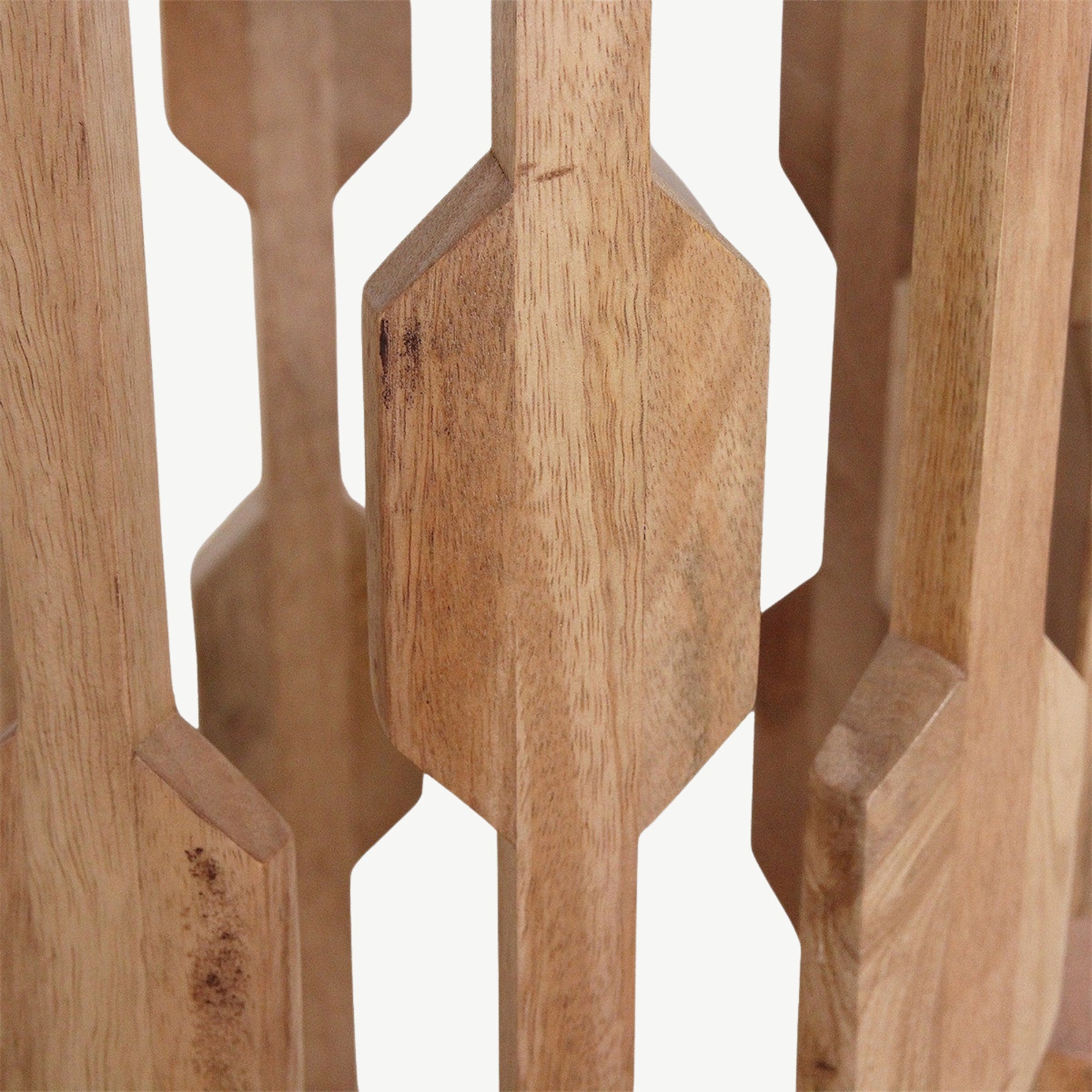 Atjeh bijzettafel marmer wit – 40x40x50 cm Raw Materials