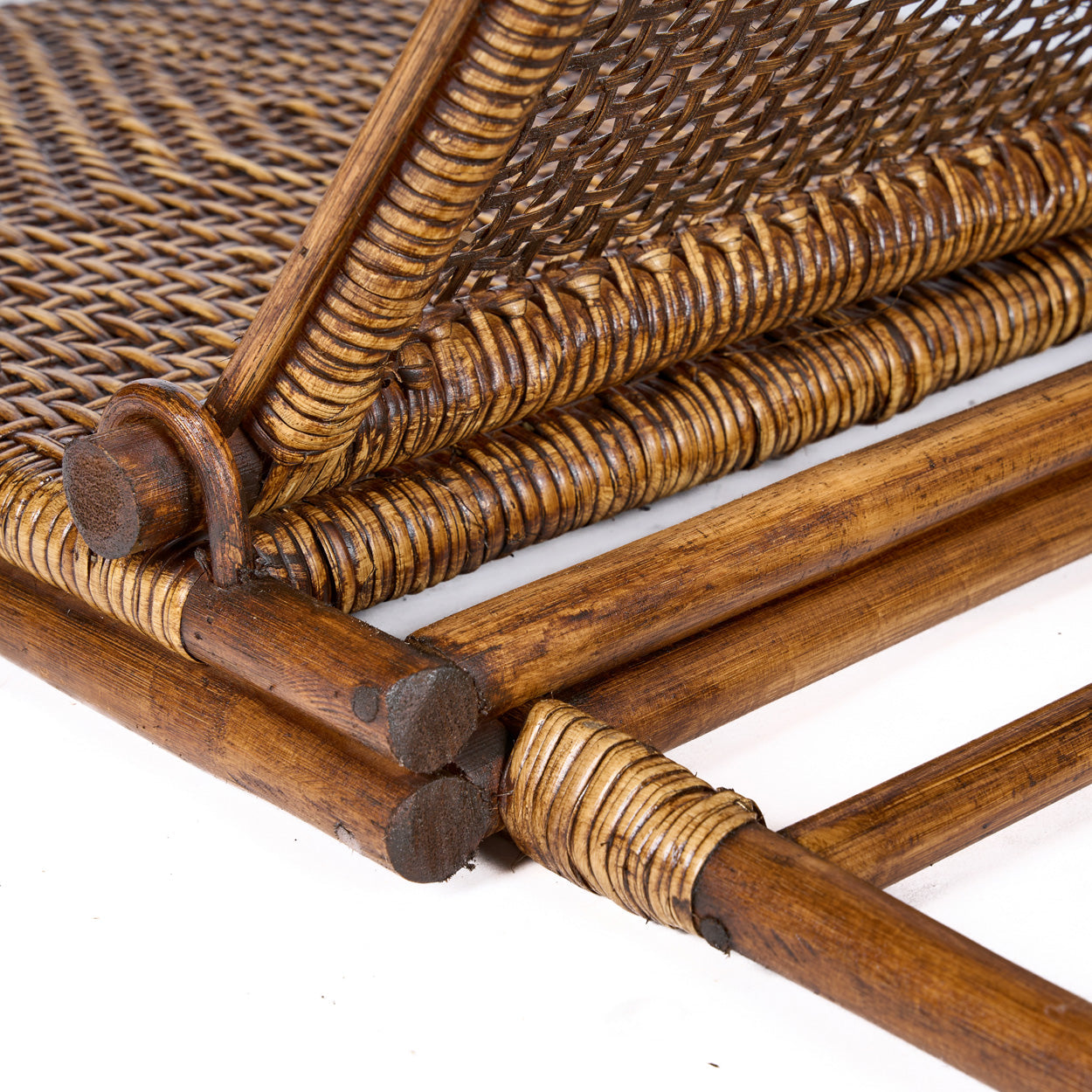 De Rattan Vloer Lounger Donker Walnoot Bazar Bizar