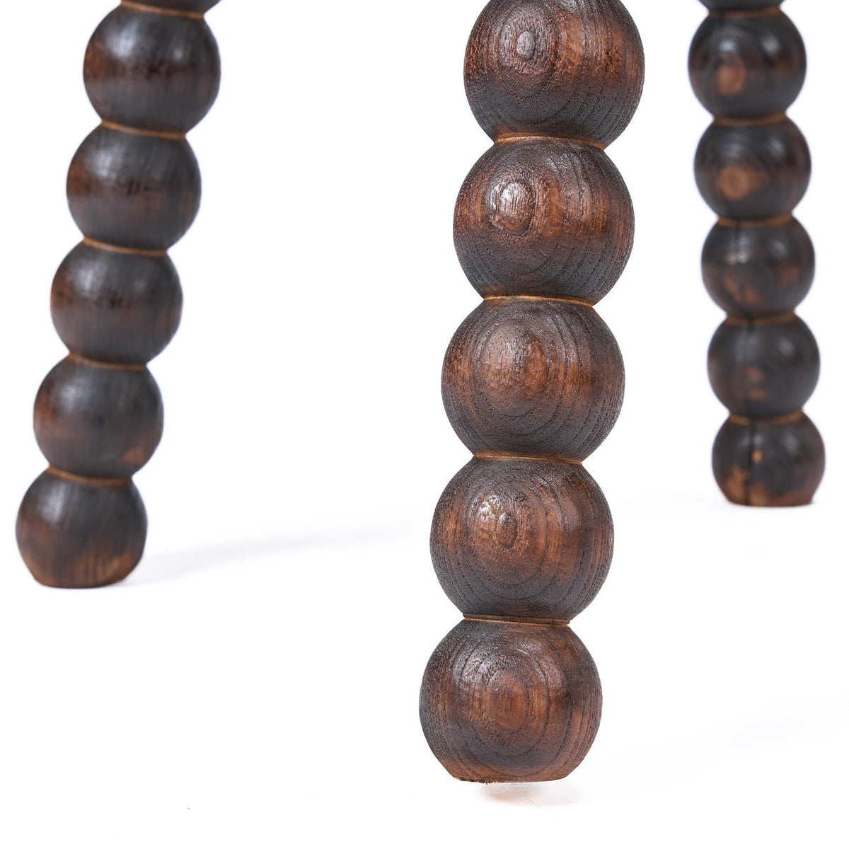 Der Dango Hocker - Dunkles Nussbaumholz Bazar Bizar