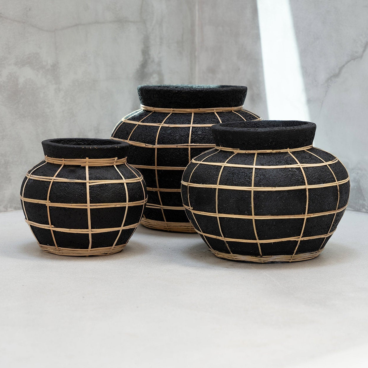De Belly Vaas - Zwart Naturel - S