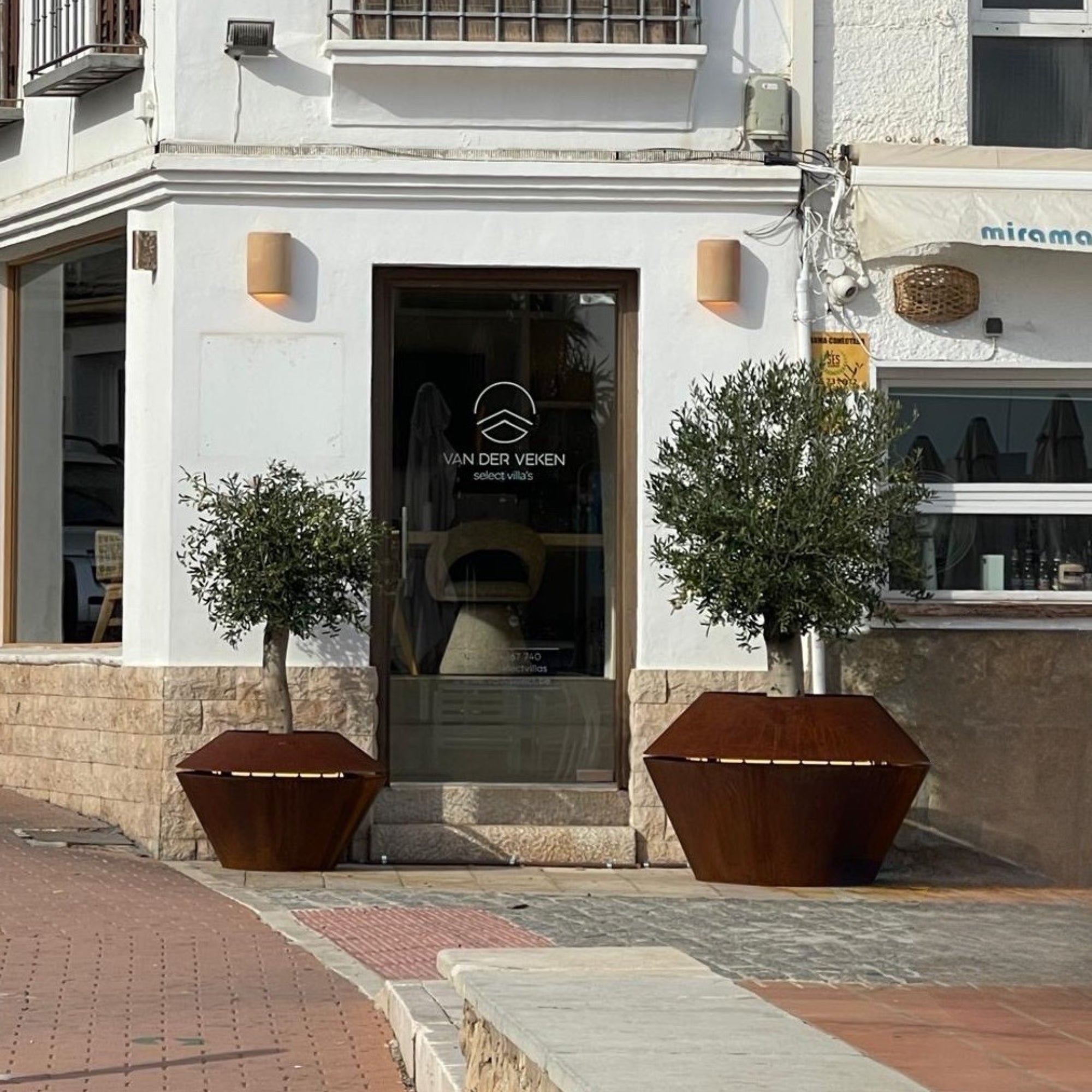 MAZU Oyster Luxe LED Plantenpot Cortenstaal