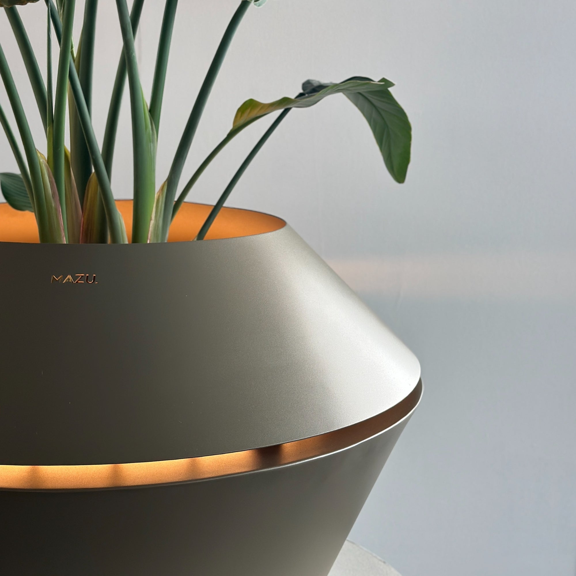 MAZU Oyster Luxe LED Plantenpot Cortenstaal