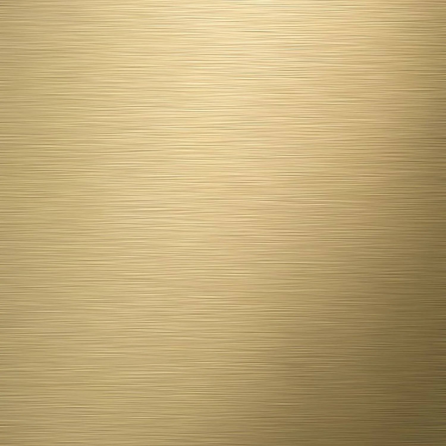 Messing met warme goudkleurige glans, gebruikt in decoratieve accenten, meubelgrepen en verlichting voor een luxe uitstraling