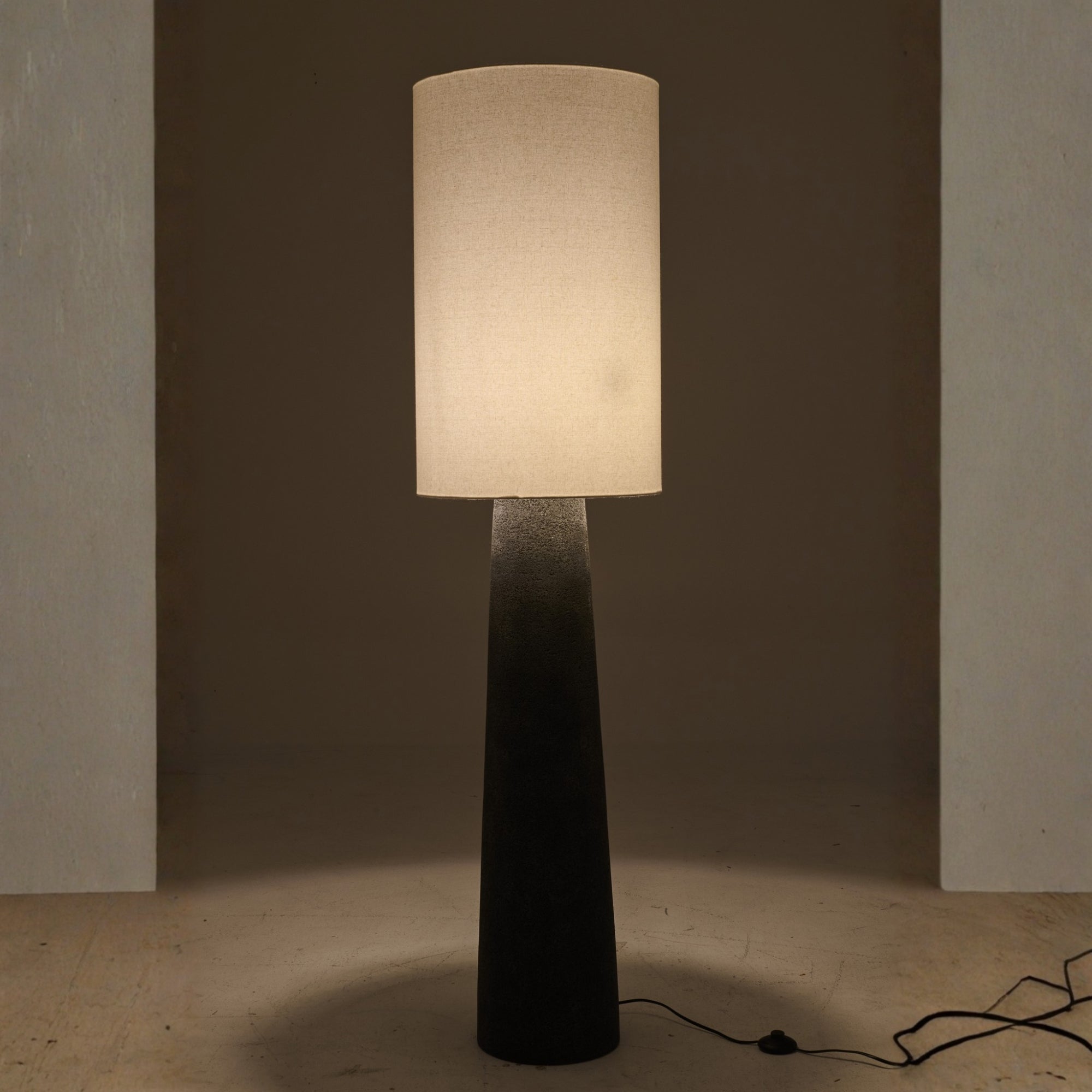 Staanlamp Ava Glasvezel Zwart/Wit Large J-Line