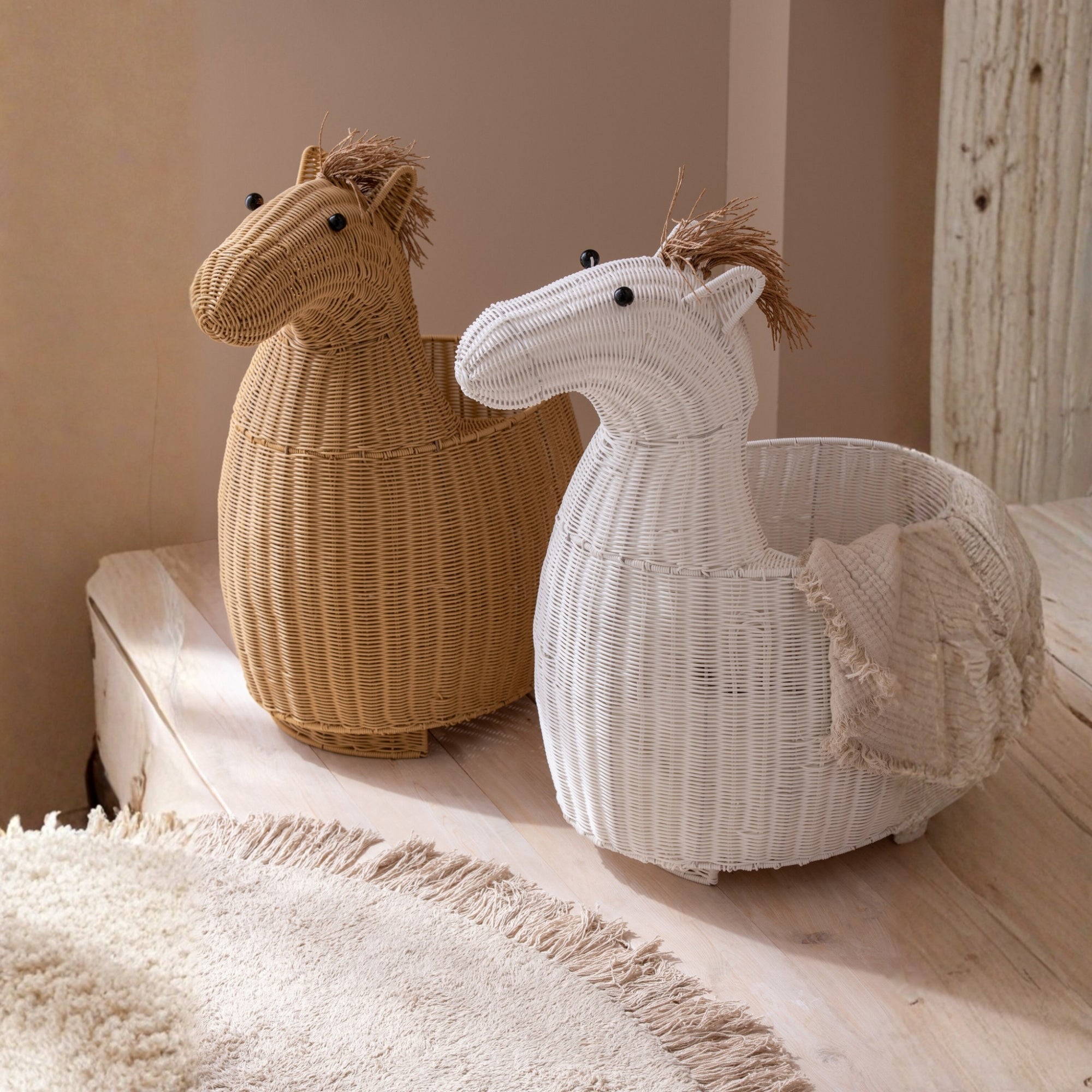 Mand Paard Kunststof Naturel J-Line