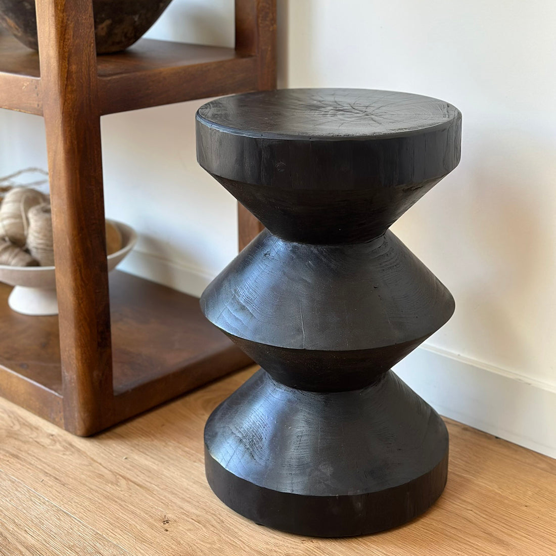 Forma Beistelltisch Rizo schwarz Raw Materials