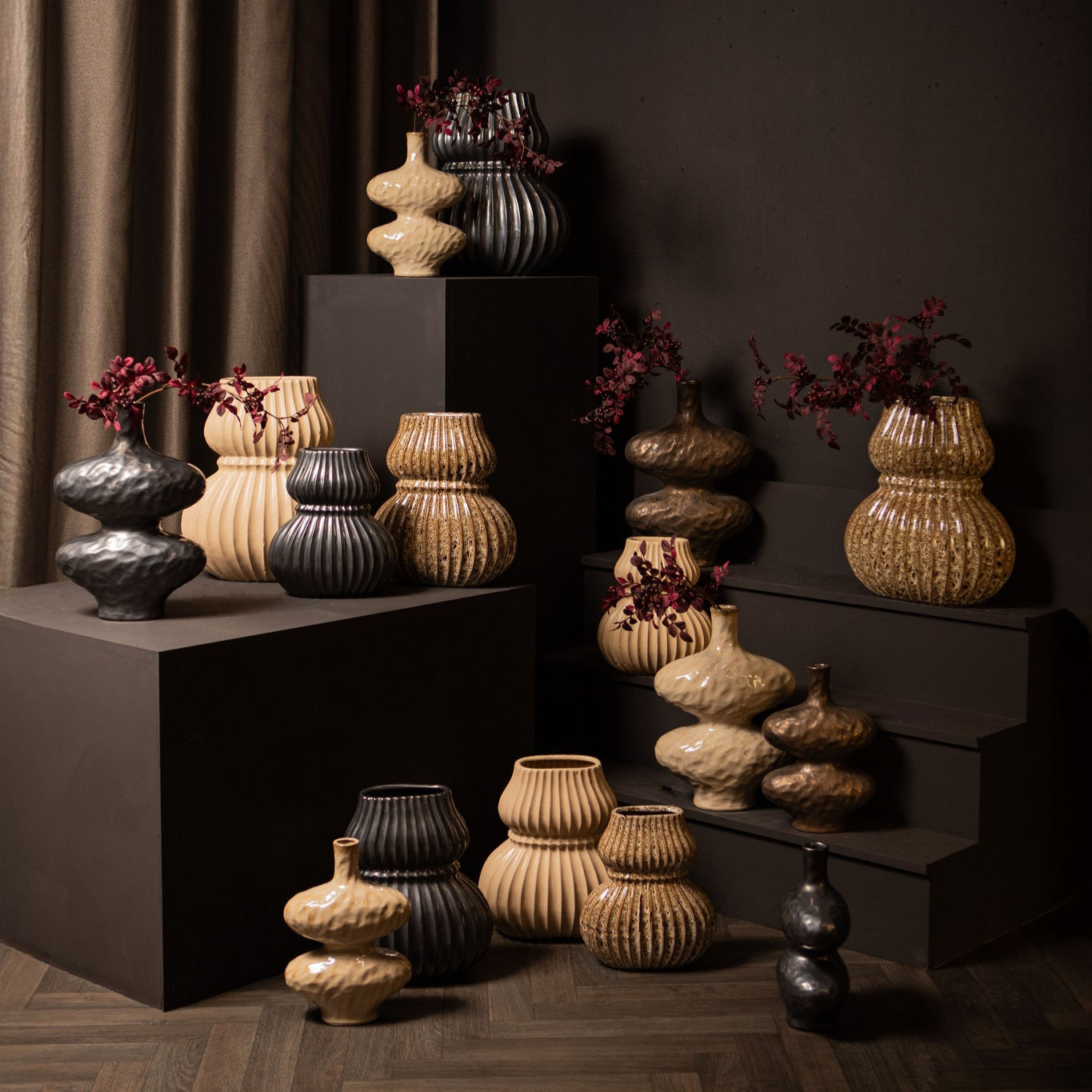 Chelsean Bronze Oval Bulby Shaped Ceramic Vase S 21x12x31cm PTMD - Vaas - PTMD - livinglovely.nl