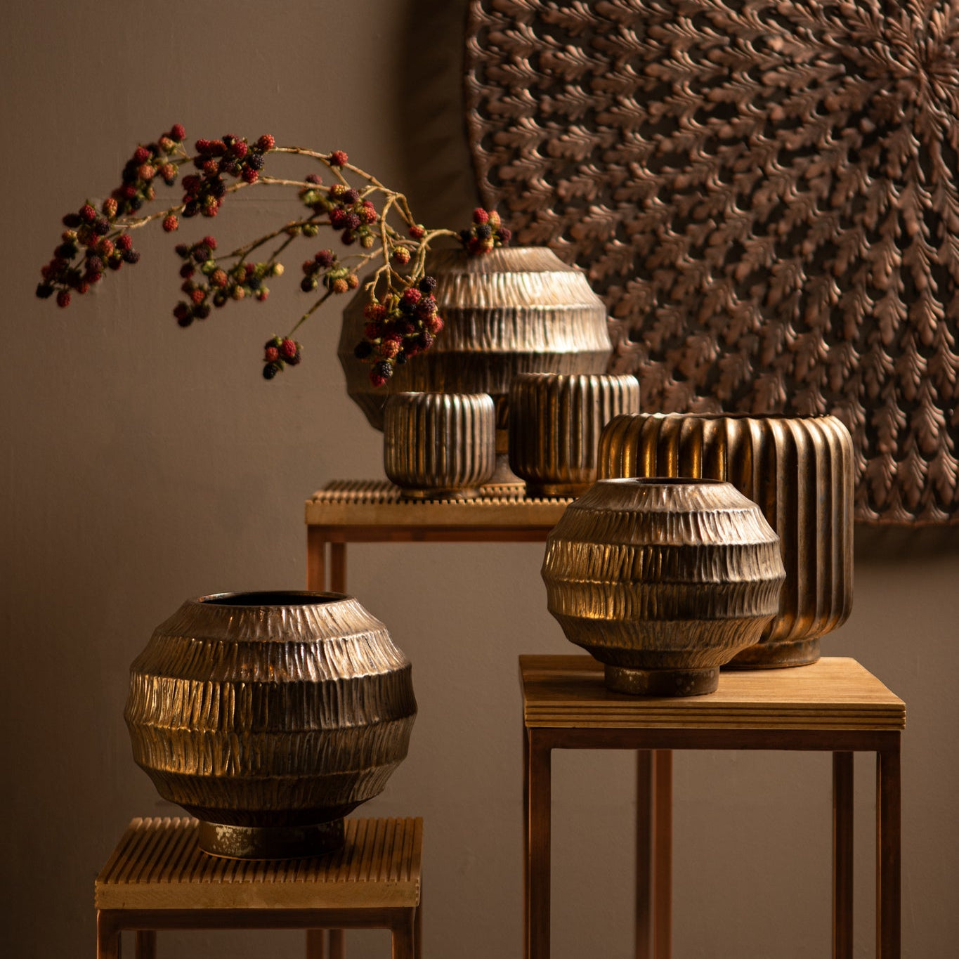 Cherith Bronze Round Ceramic Pot Ribbed S Dia23,5cmxH21cm - Pot - PTMD - livinglovely.nl