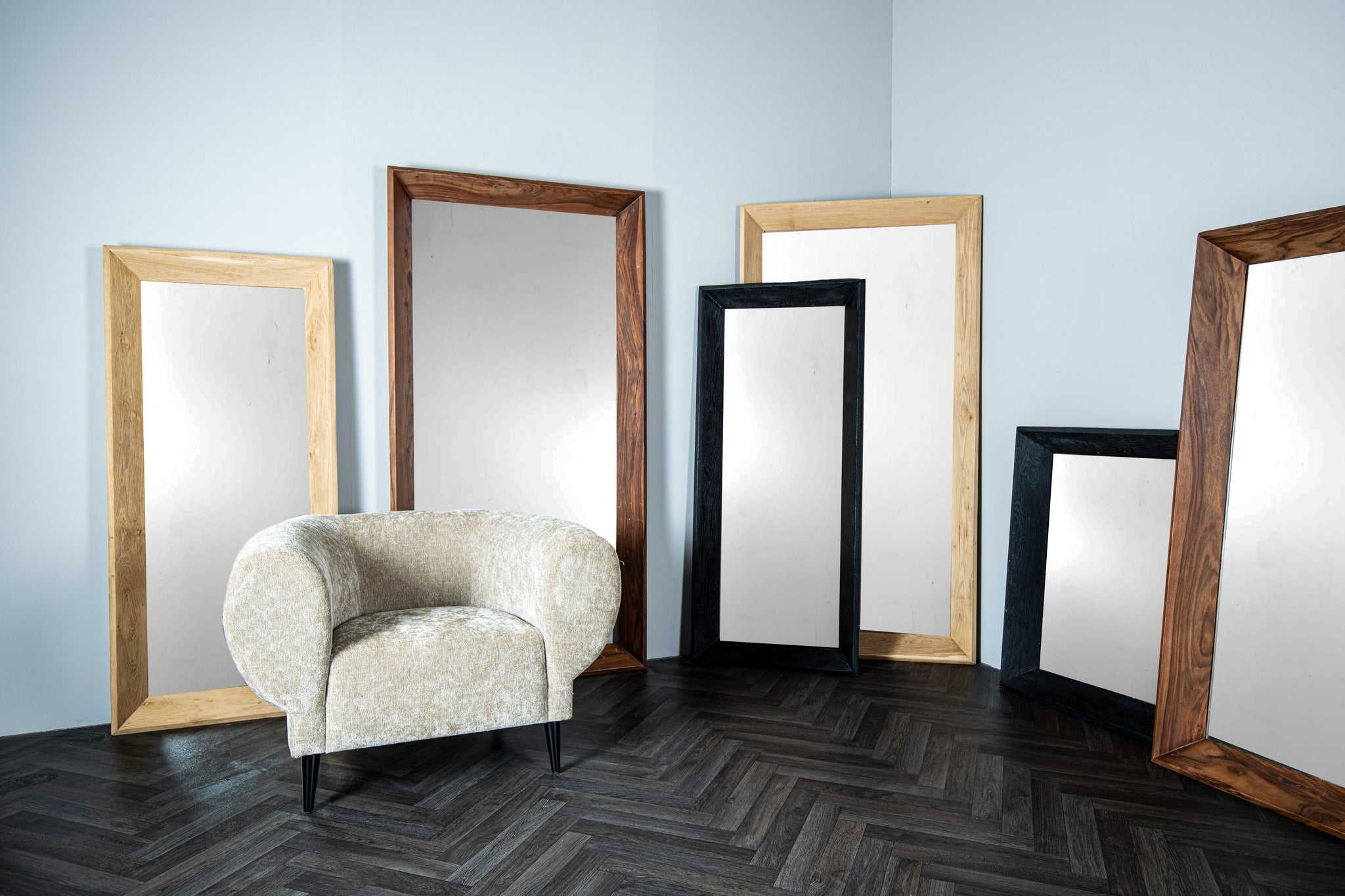 Chevar Black Oak Wood Mirror Rectangle S 70x130x160cm PTMD - Spiegel - PTMD - livinglovely.nl