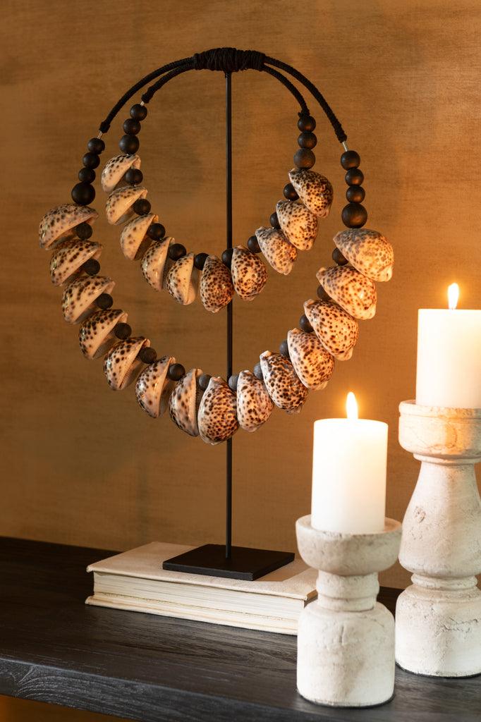 Decoratie Op Voet Schelp Zwart - Ornament - J-Line - livinglovely.nl