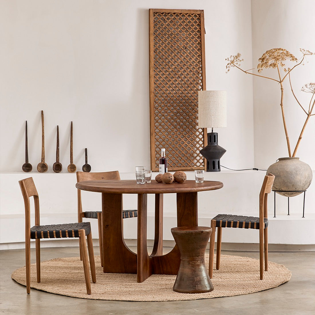 Eetkamertafel Bullnose Coliseo Rond Dia 120 - Eetkamertafel - Raw Materials - livinglovely.nl