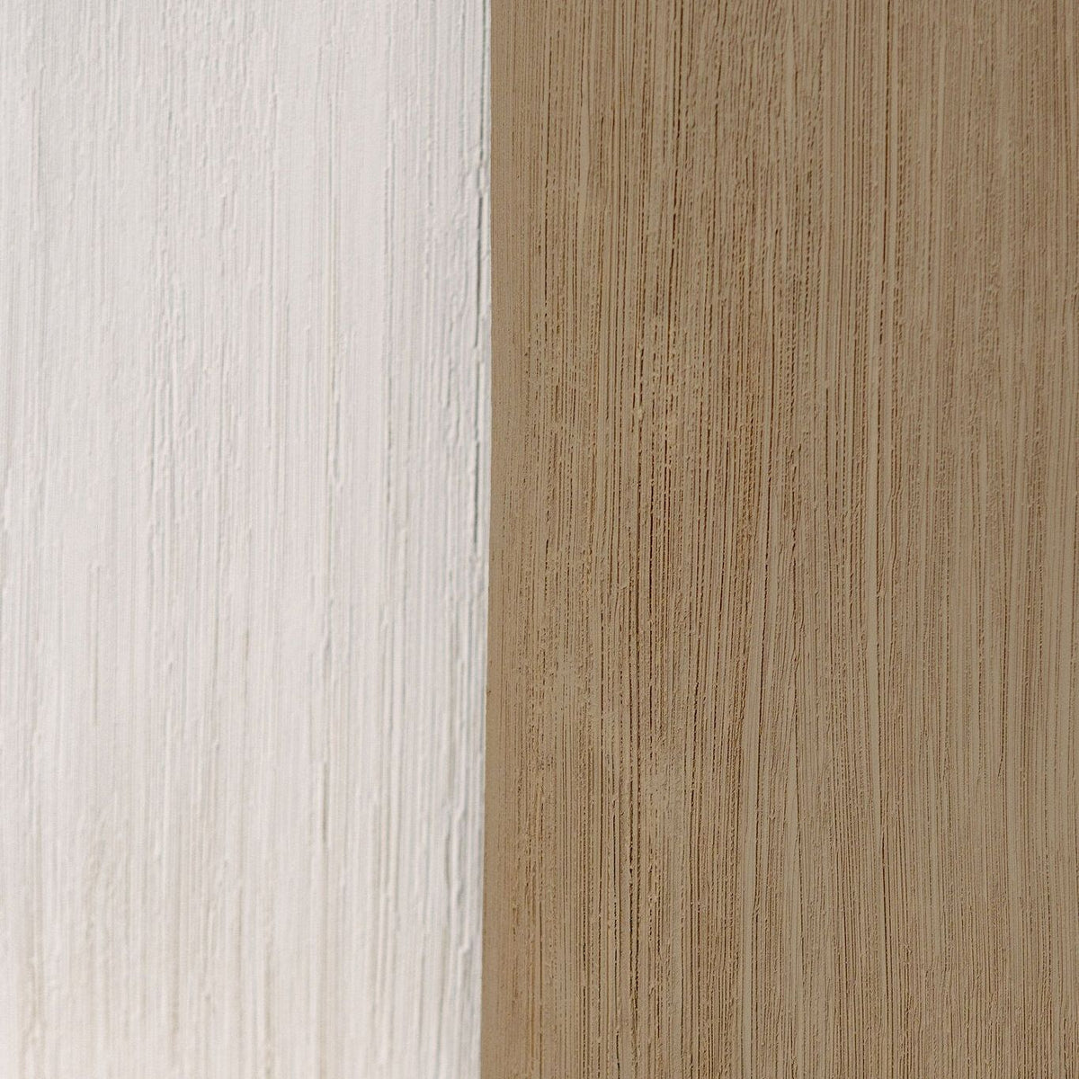 Elenia pot large van PTMD in een interieurbeeld, khaki keramiek met ribbels