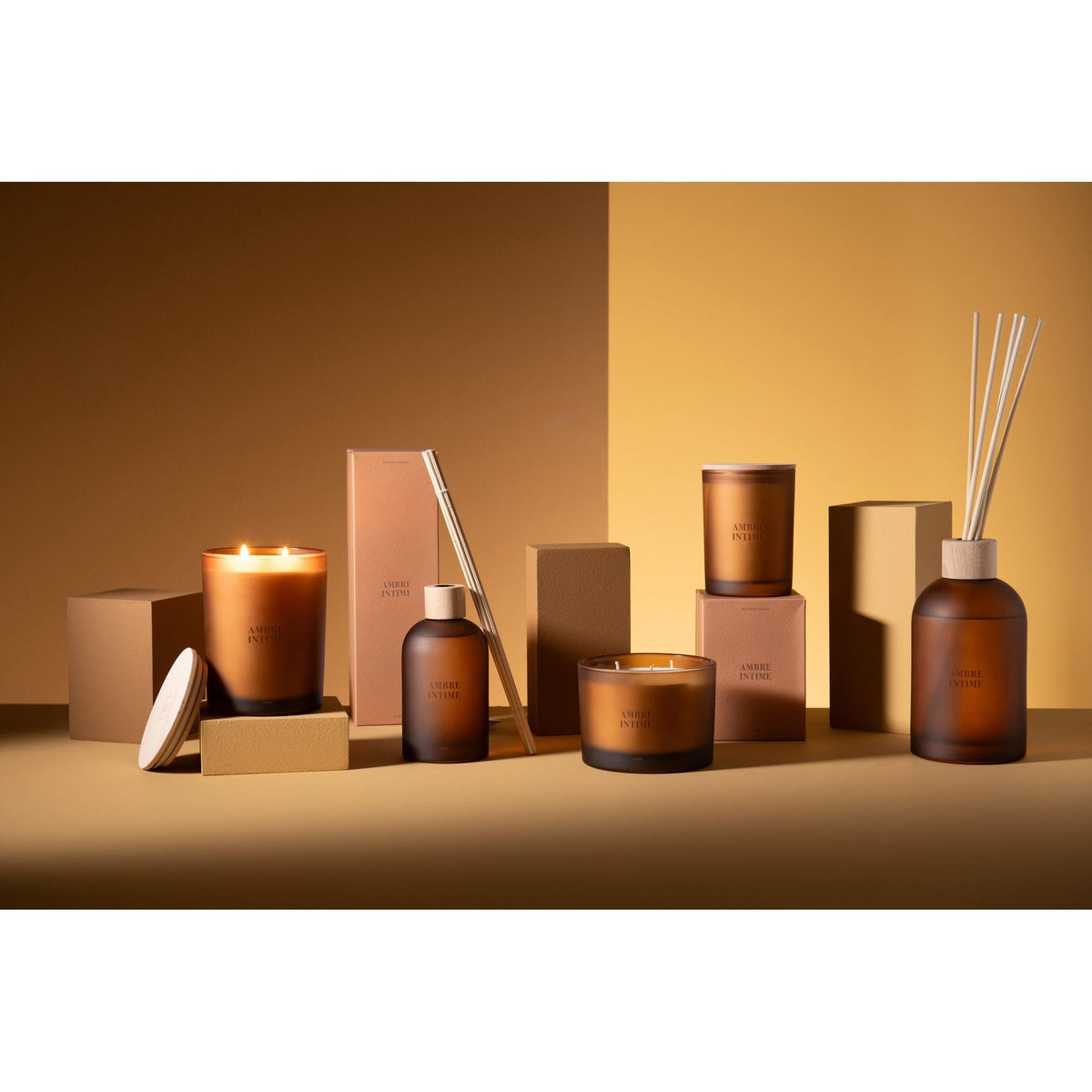Geurkaars Accords Essentiels Ambre Intime 28 Uur