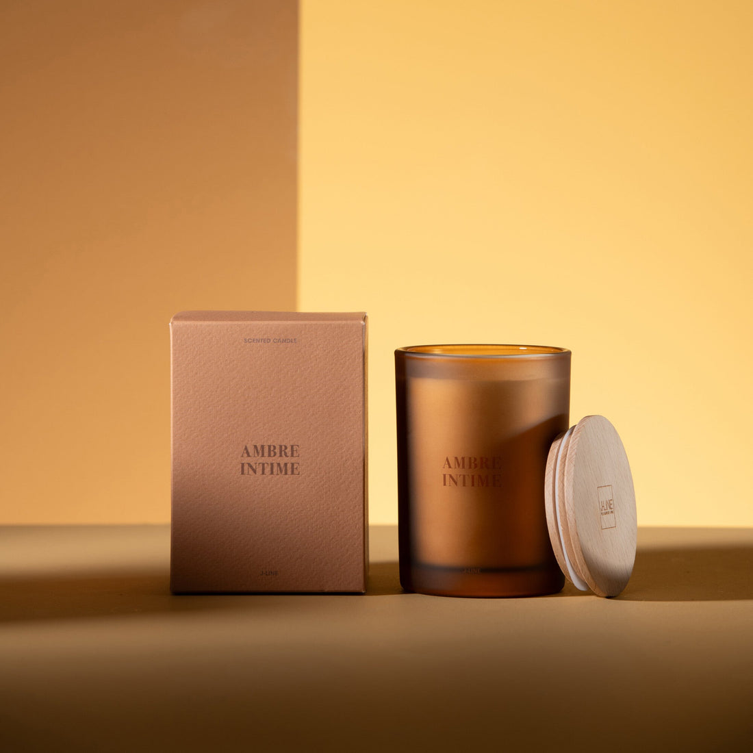Geurkaars Accords Essentiels Ambre Intime 38 Uur - Geurkaars - J-Line - livinglovely.nl