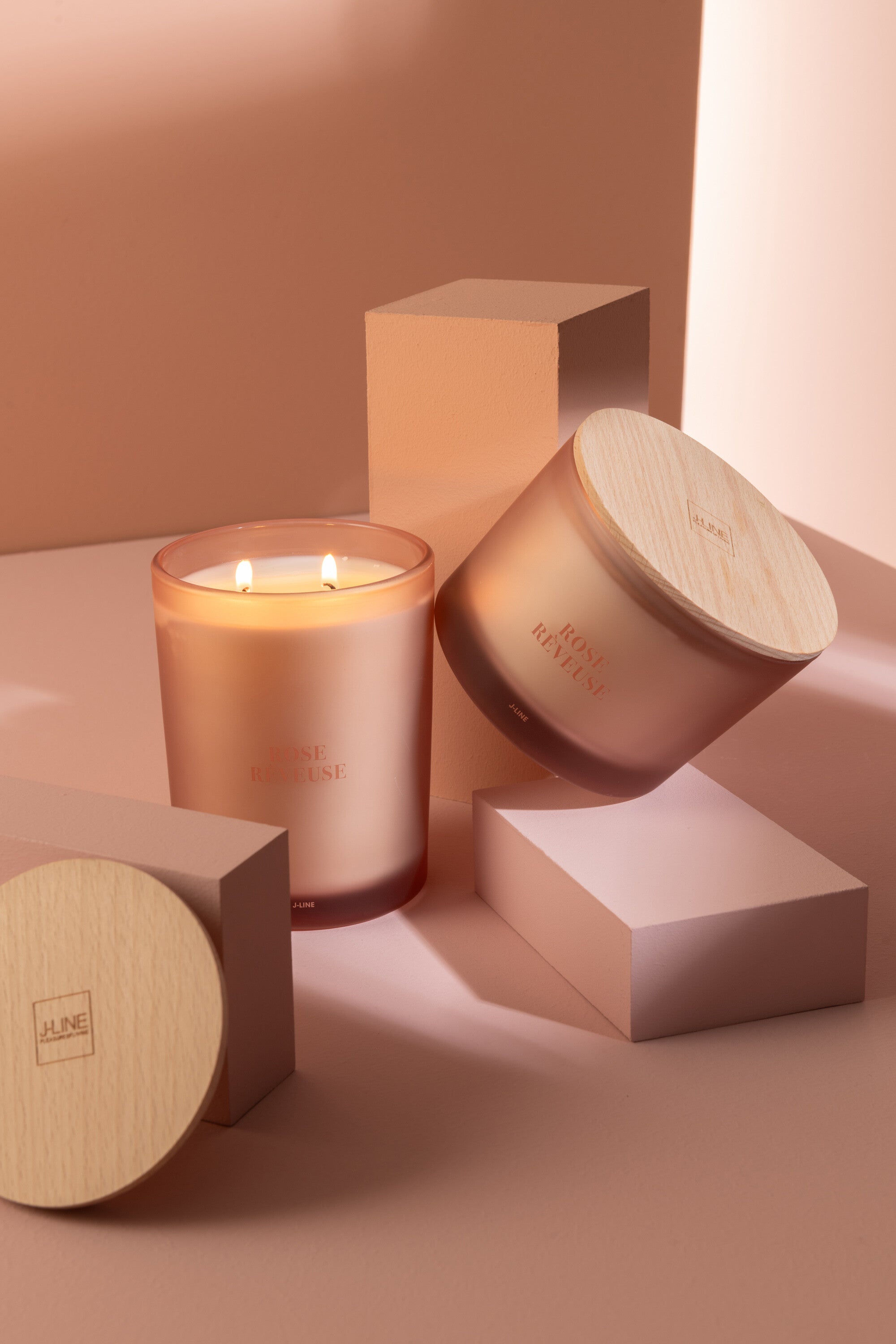 Geurkaars Accords Essentiels Rose Rêveuse 52 Uur - Geurkaars - J-Line - livinglovely.nl