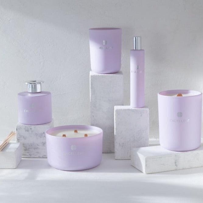 Geurkaars Excellent Siberia Fir Lila Medium-80u - Geurkaars - J-Line - livinglovely.nl