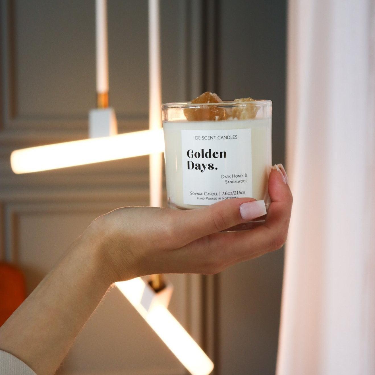 Geurkaars Golden Days met Edelstenen Incl Spotify Playlist - Geurkaars - De Scent - livinglovely.nl