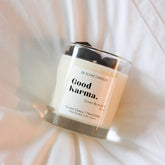 Geurkaars Good Karma met Edelstenen Incl Spotify Playlist - Geurkaars - De Scent - livinglovely.nl