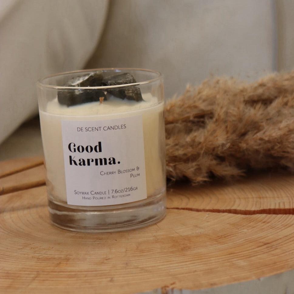 Geurkaars Good Karma met Edelstenen Incl Spotify Playlist - Geurkaars - De Scent - livinglovely.nl