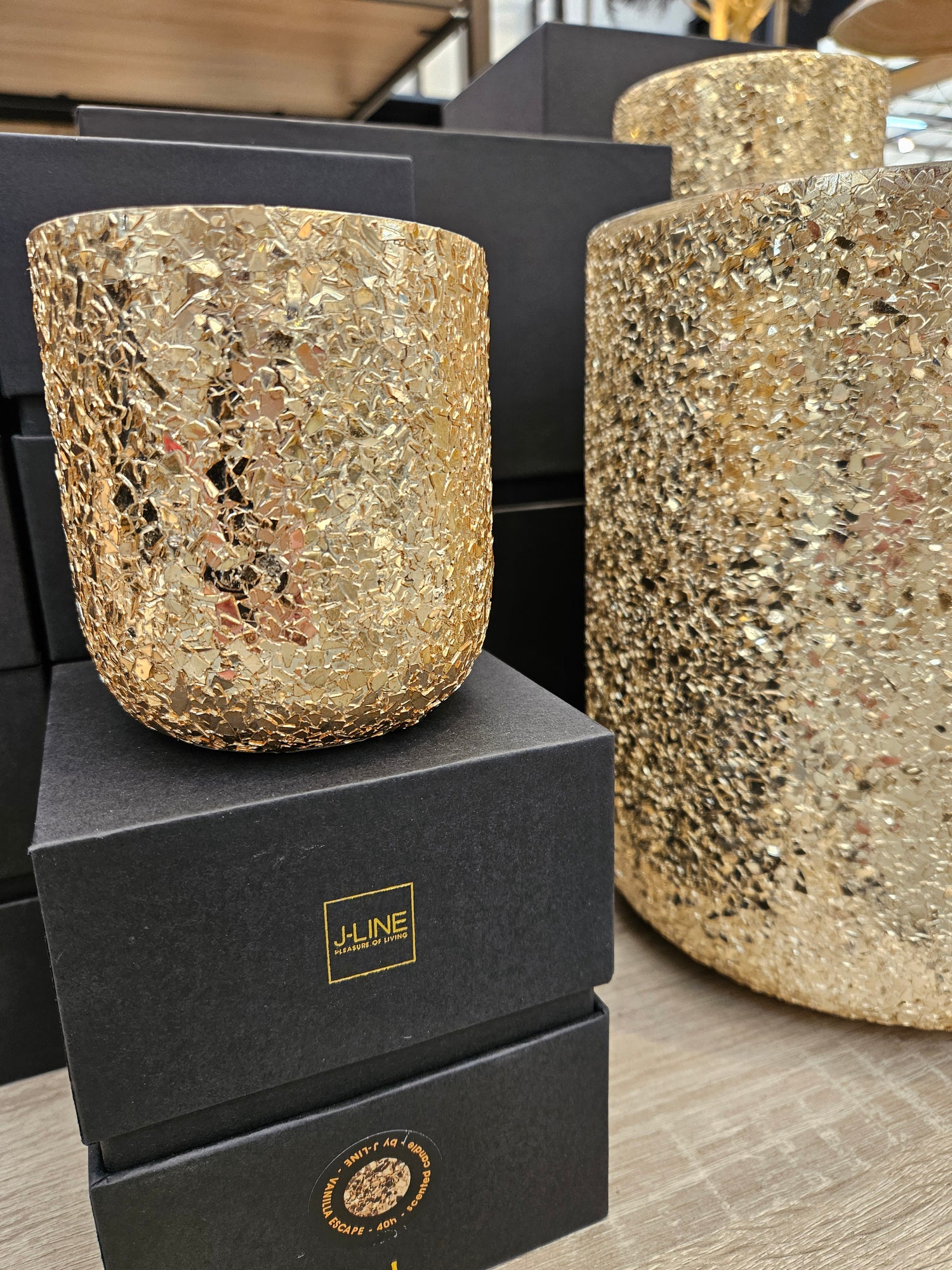 Geurkaars Luxuria Goud Large- 80h - Geurkaars - J-Line - livinglovely.nl