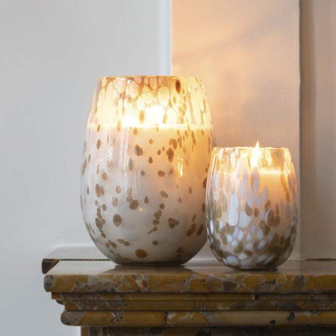 Geurkaars Mia Wit/Mix Glas Medium 120uur - Geurkaars - J-Line - livinglovely.nl