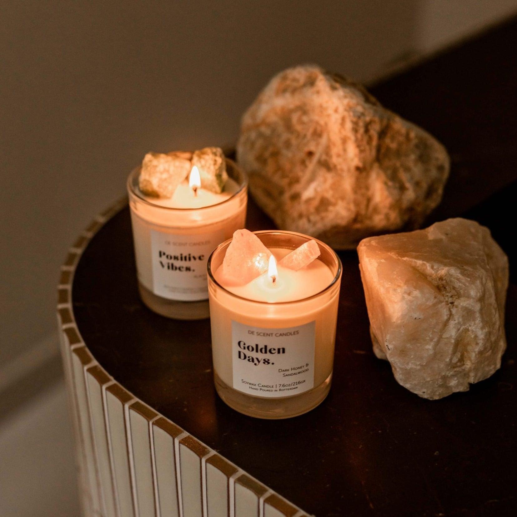 Geurkaars Positive Vibes met Edelstenen Incl Spotify Playlist - Geurkaars - De Scent - livinglovely.nl