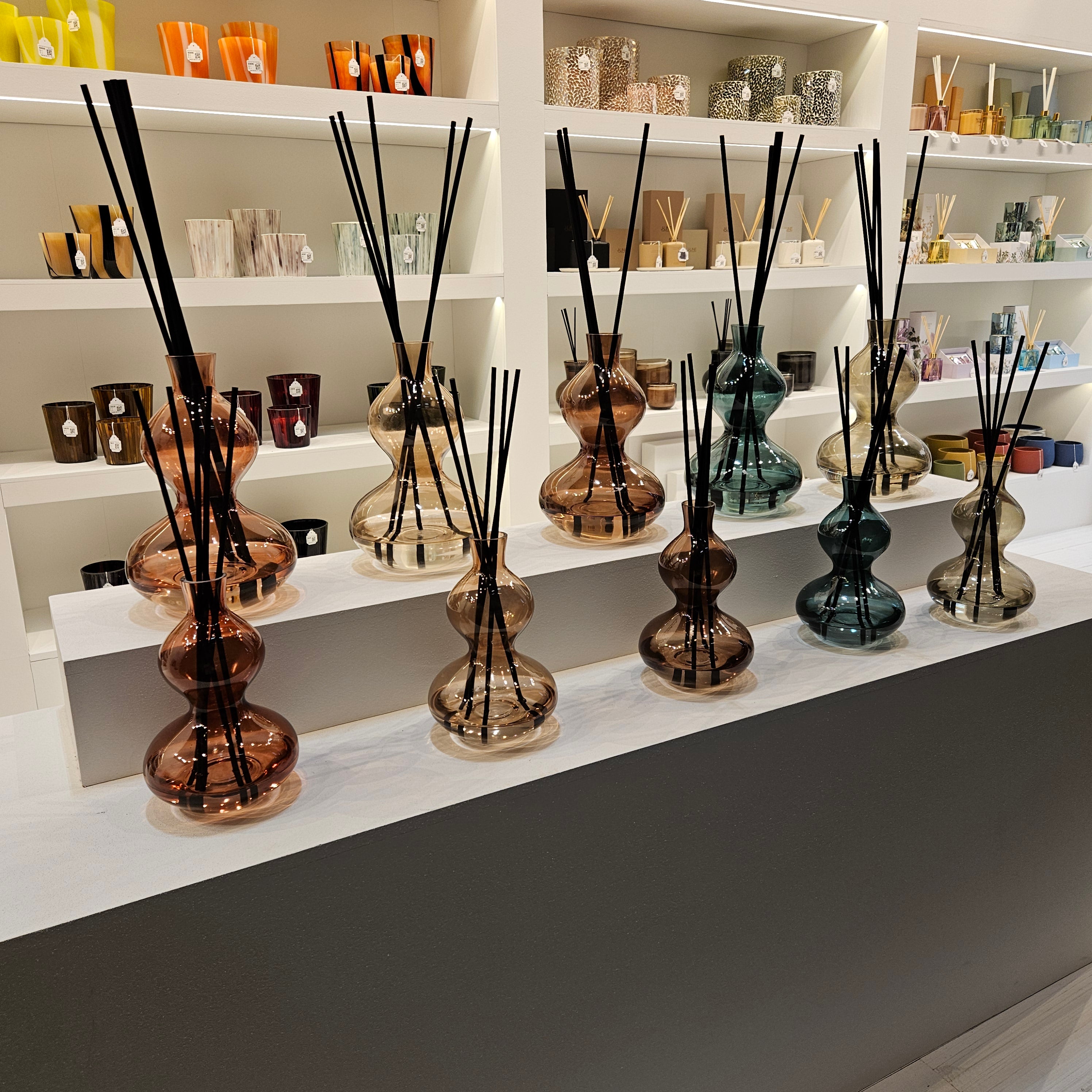 Geurolie Olive&Frank Incense Glas Rood Small 500ml - Geurstokjes - J-Line - livinglovely.nl