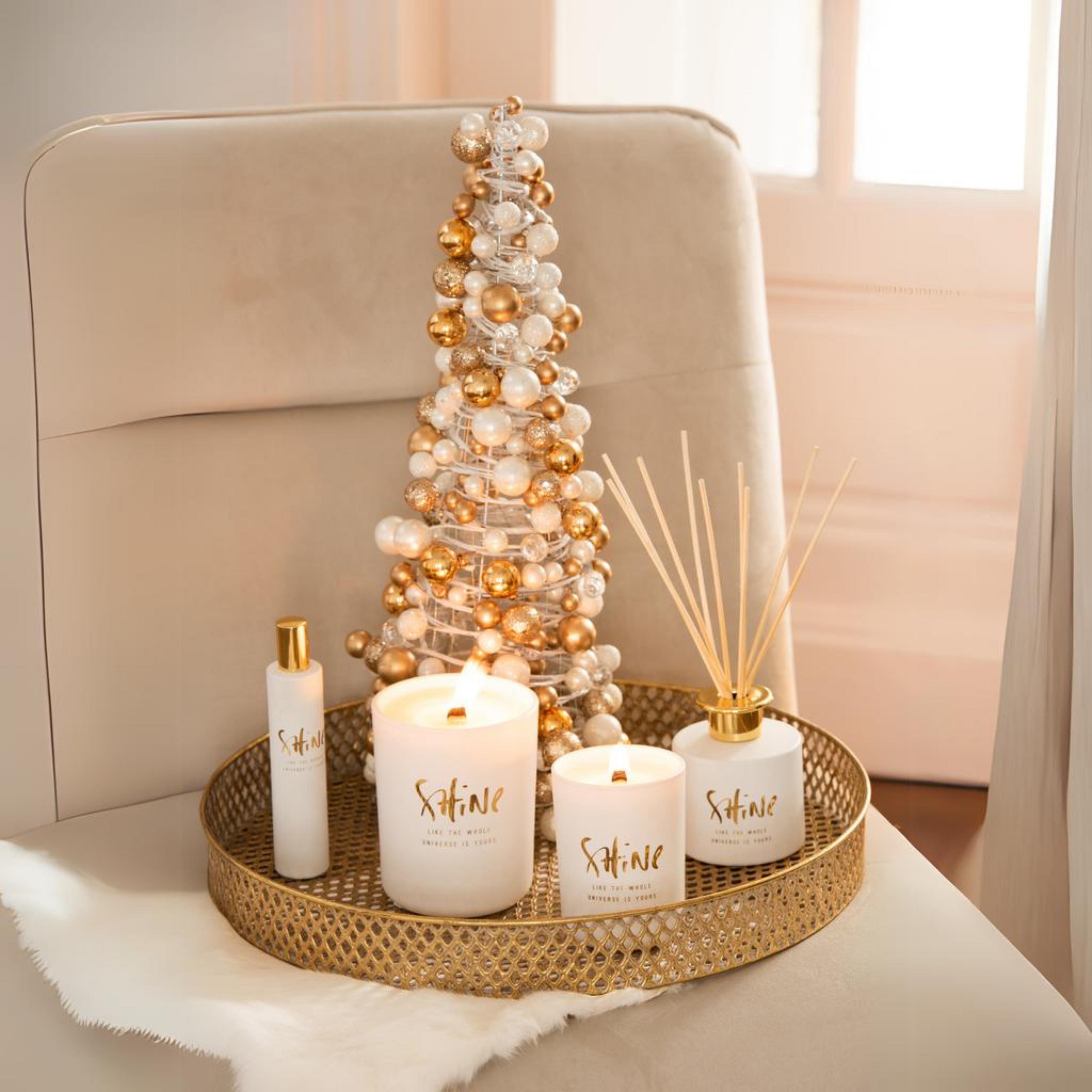 Kegel Mini Kerstballen Ecru/Goud Large 70x26cm - Kerstdecoratie - J-Line - livinglovely.nl