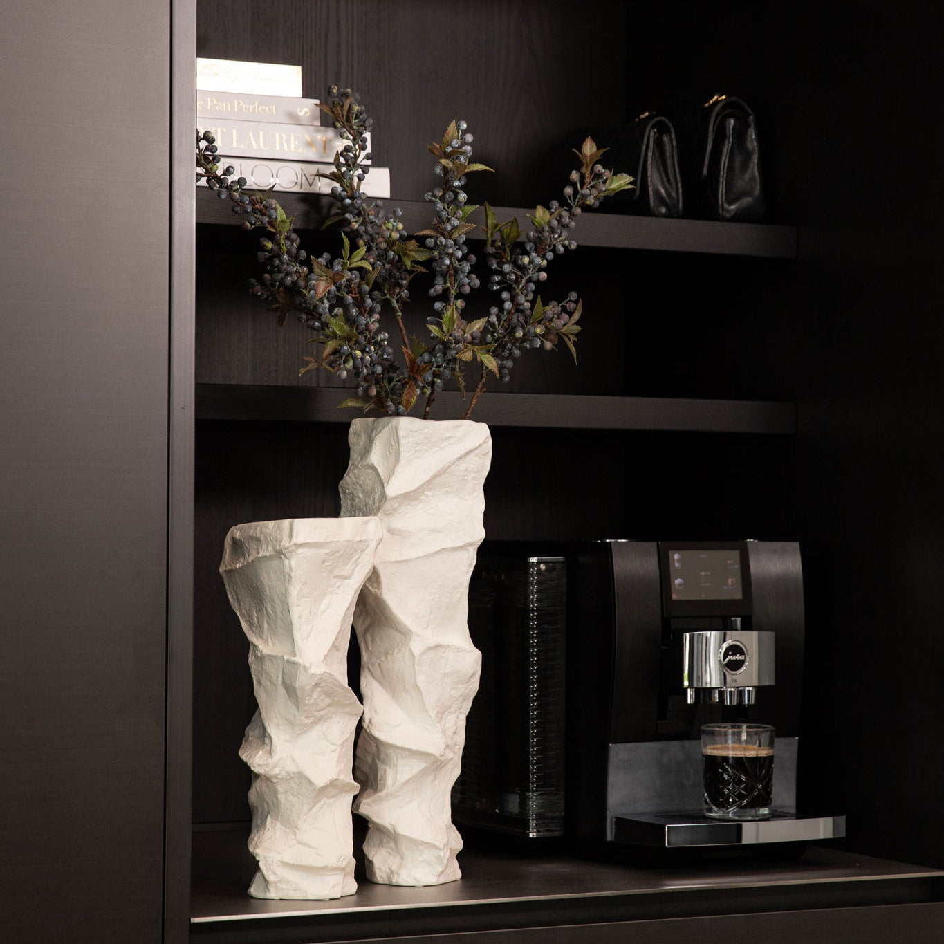 Kellie White Ceramic Organic Shaped Vase High 15,5x48cm PTMD - Vaas - PTMD - livinglovely.nl