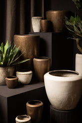 Kyleigh Beige Round Ceramic Pot Smooth Low M 29.5xH24cm PTMD - Pot - PTMD - livinglovely.nl