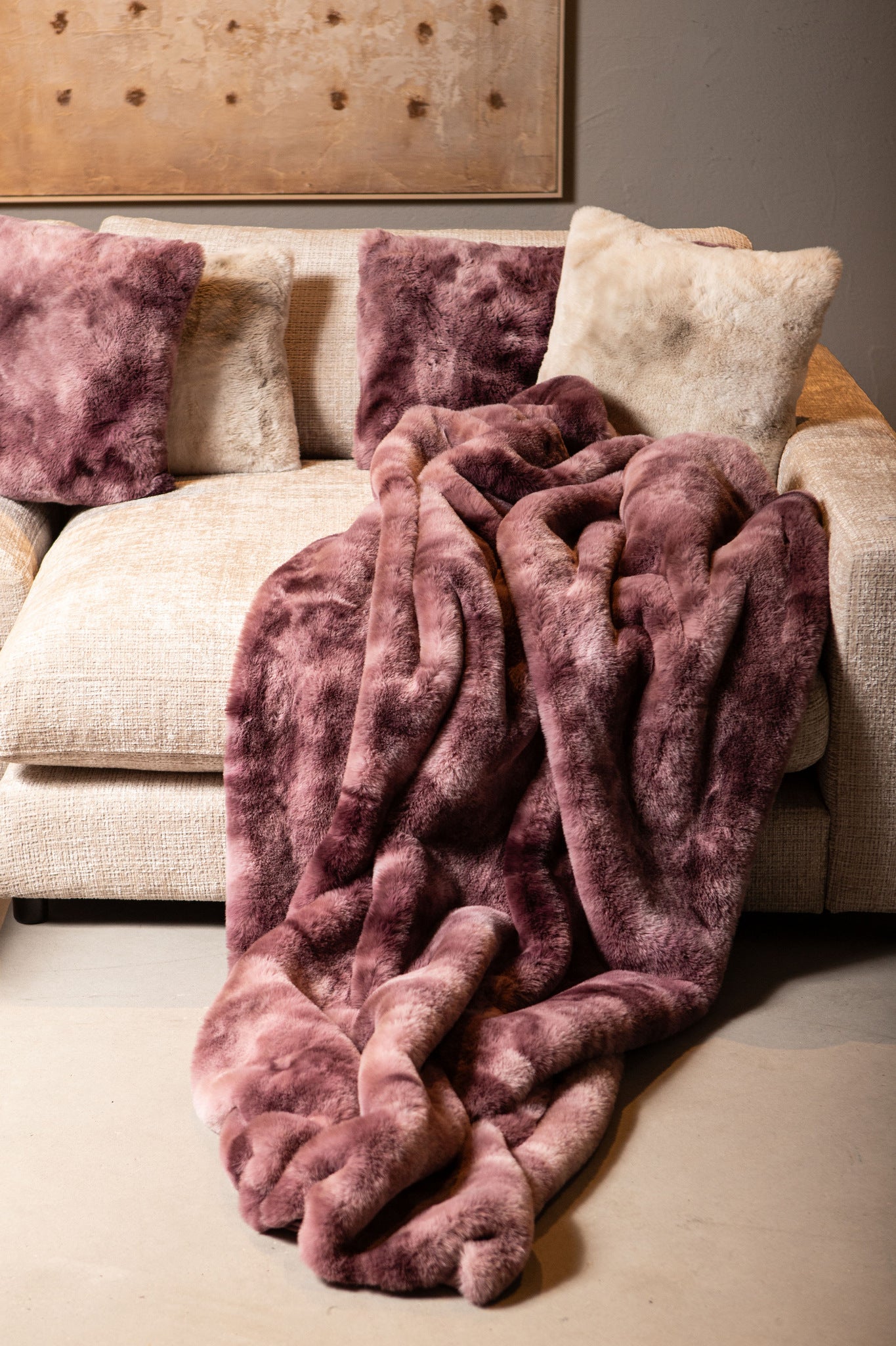 Linde Burgundy Faux Fur Plaid In Giftbox 150 X 200 PTMD - Pouf - PTMD - livinglovely.co.uk