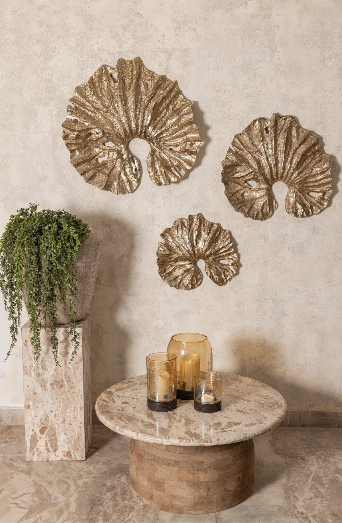 Merial Wandpaneel Lotusblad Large van PTMD, sfeerbeeld met het wandpaneel in een interieur