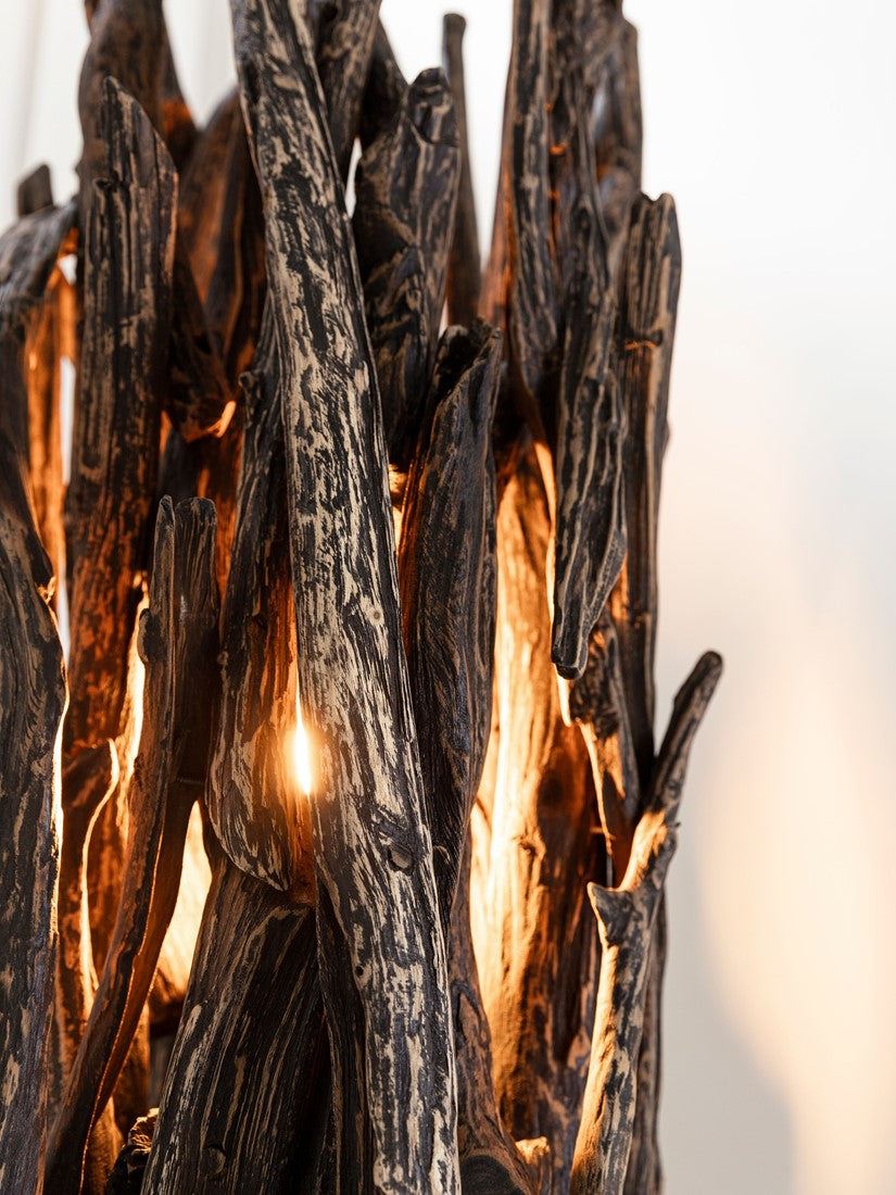 Must Living Vloerlamp Spot Teakhout 150cm Zwart - Vloerlamp - MUST Living - livinglovely.nl