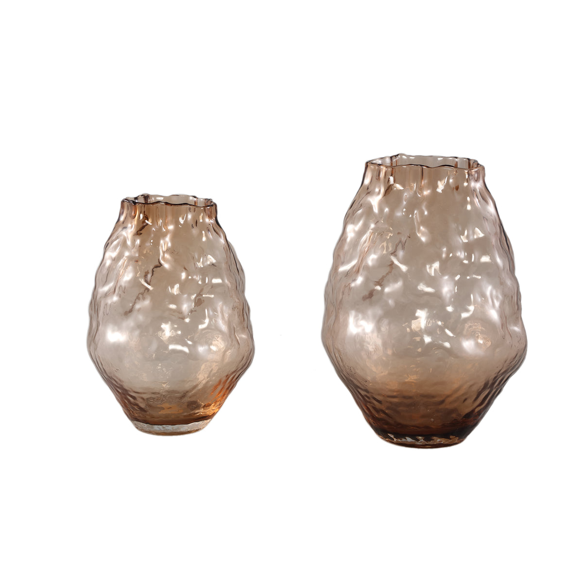 Narin Cream Irregular Shaped Glass Vase L van PTMD, packshot vanuit een andere hoek op witte achtergrond