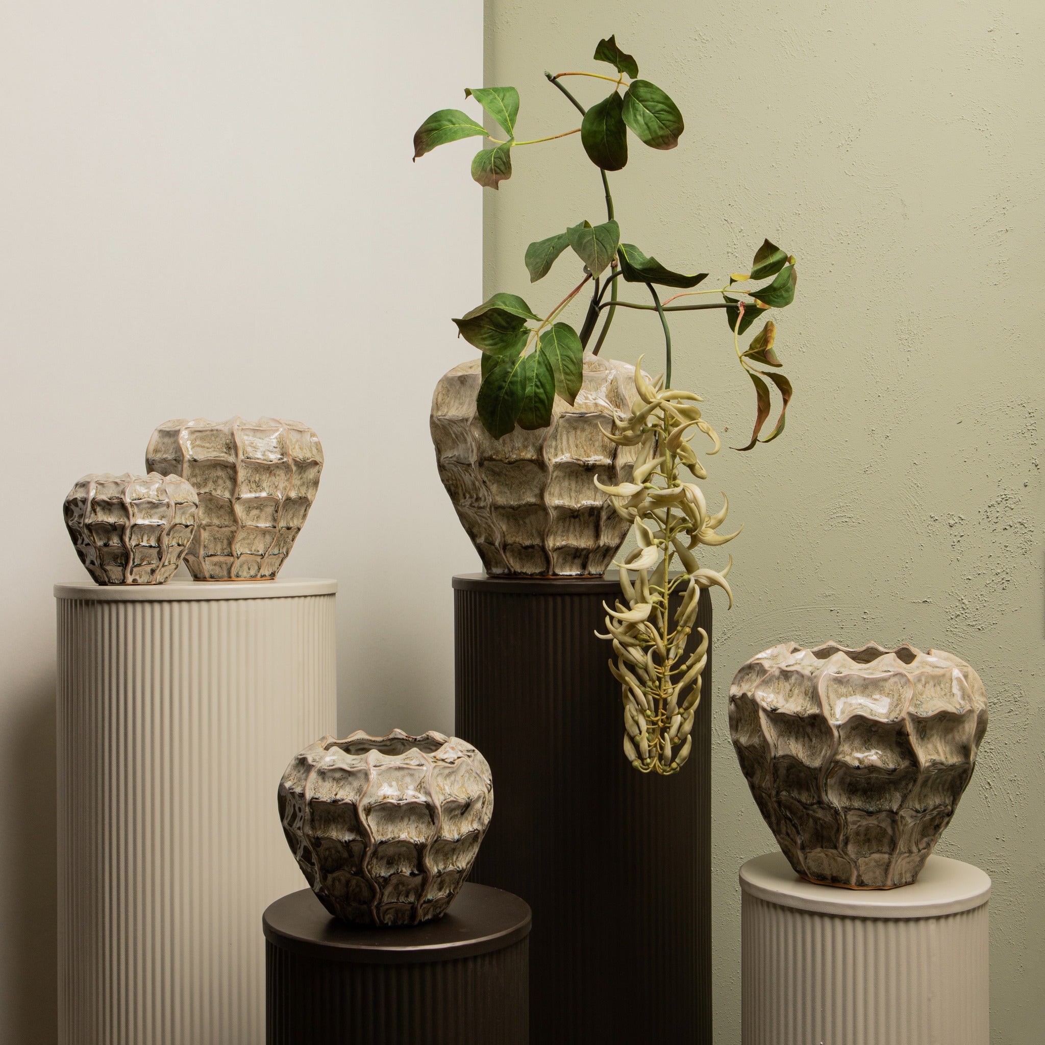 Pot Cedric Cream Keramiek Rond Wavy Mixed Color XL Dia30xH28cm PTMD - Pot - PTMD - livinglovely.nl