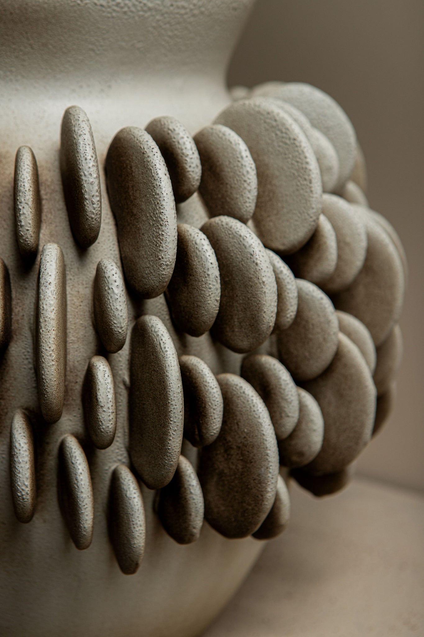 Wina Beige Ceramic Vase With Round Scales Low L PTMD