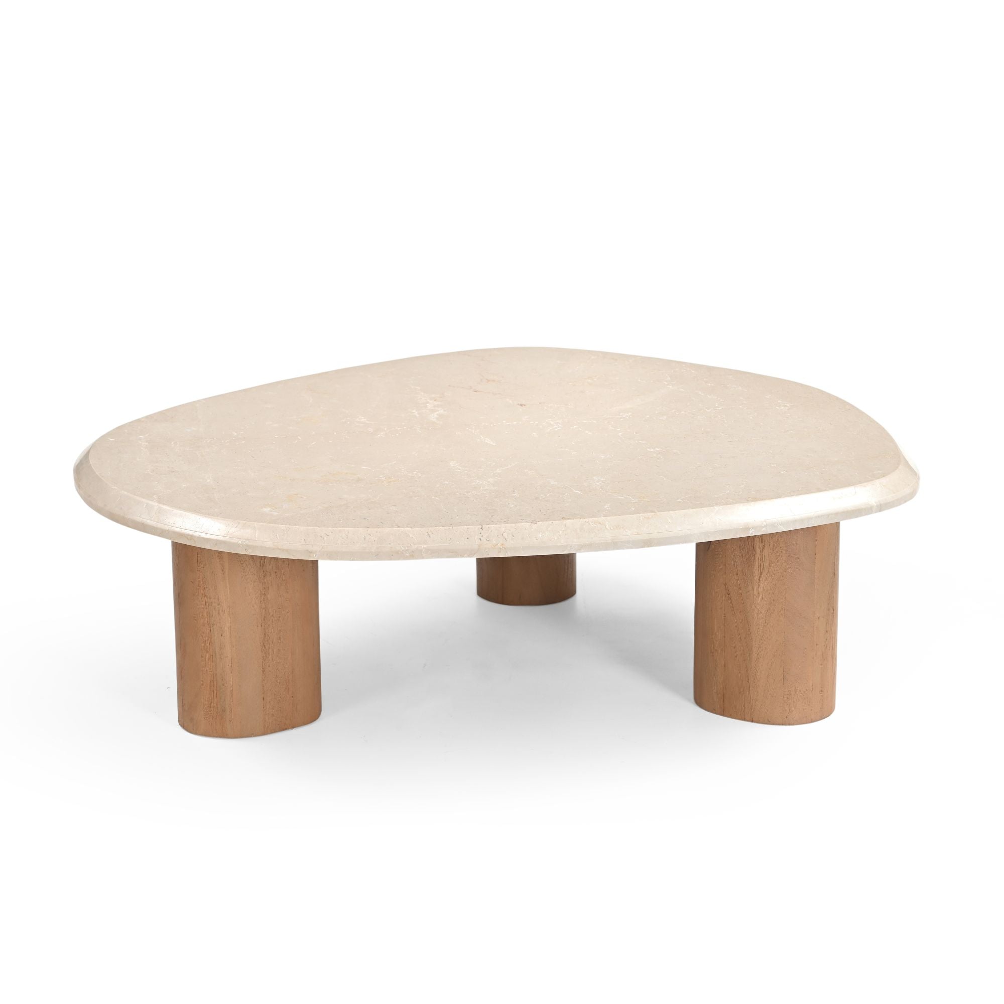 Salontafel Nuvé 100cm van Starfurn van opzij, het lage marmeren blad rust op massief houten poten