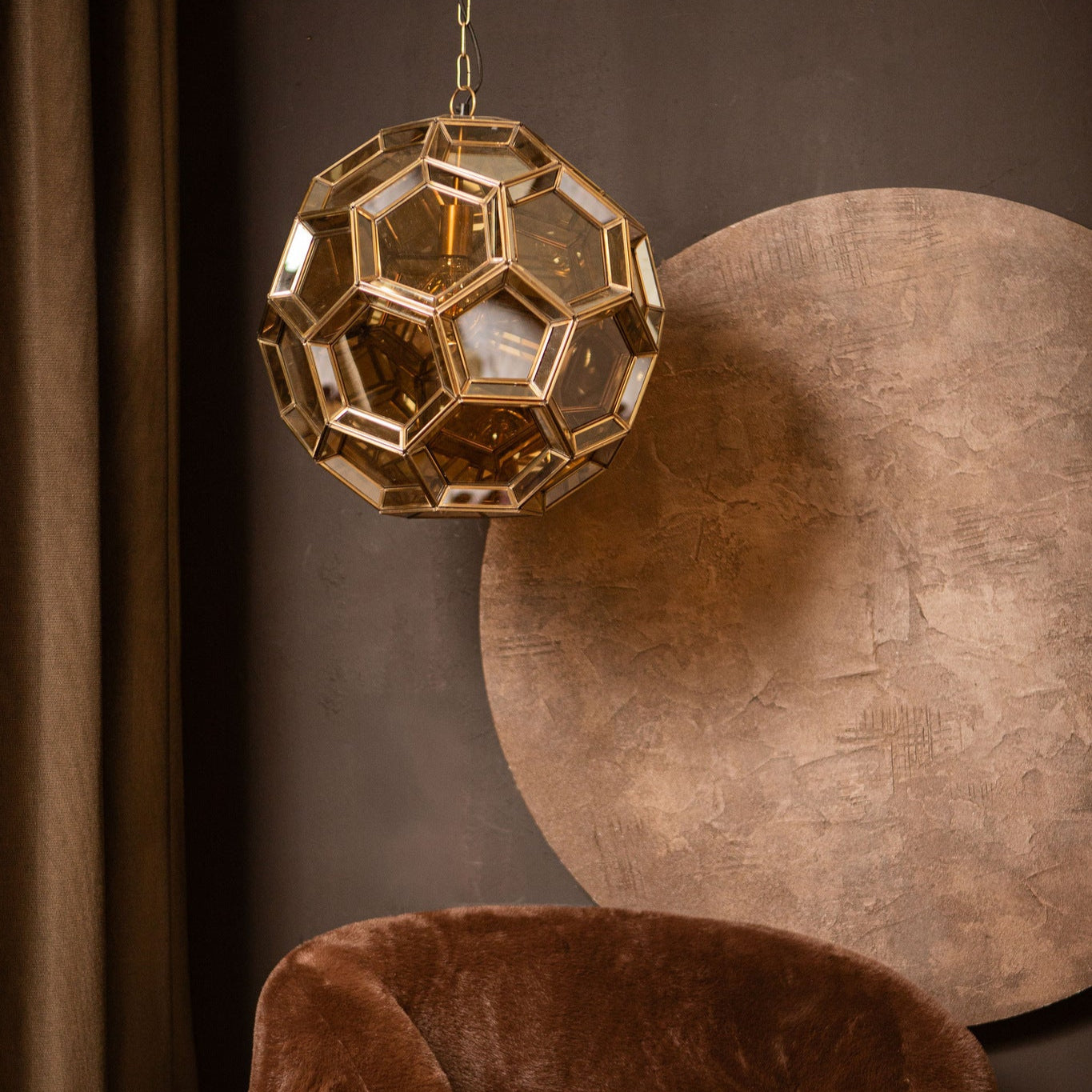 Thyro Antique Brass Glass Amber Ball Lamp 49x49x50cm PTMD - Hanglamp - PTMD - livinglovely.nl