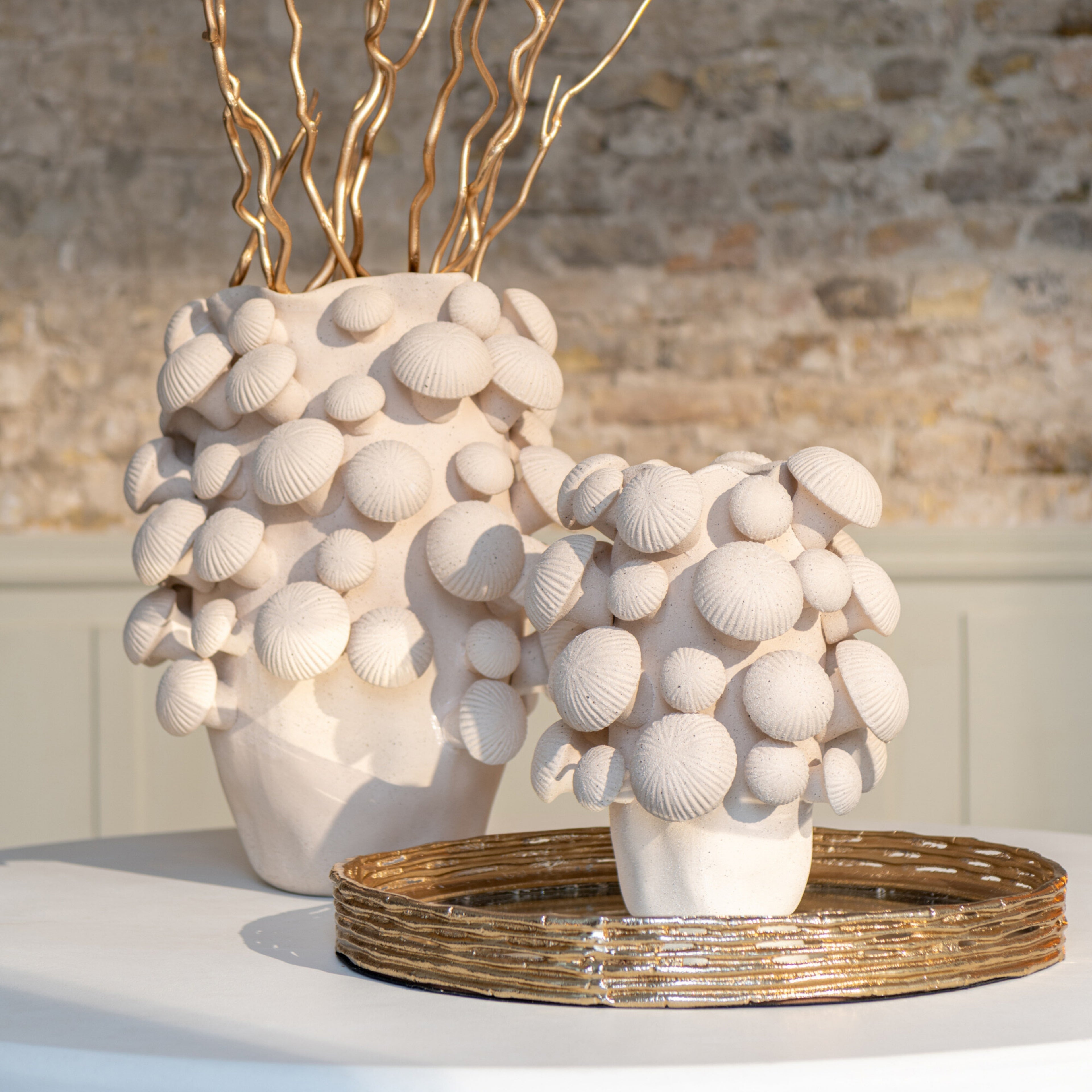 Vaas Fungi Keramiek Beige Small Dia23cmxh32cm J-Line - Vaas - J-Line - livinglovely.nl