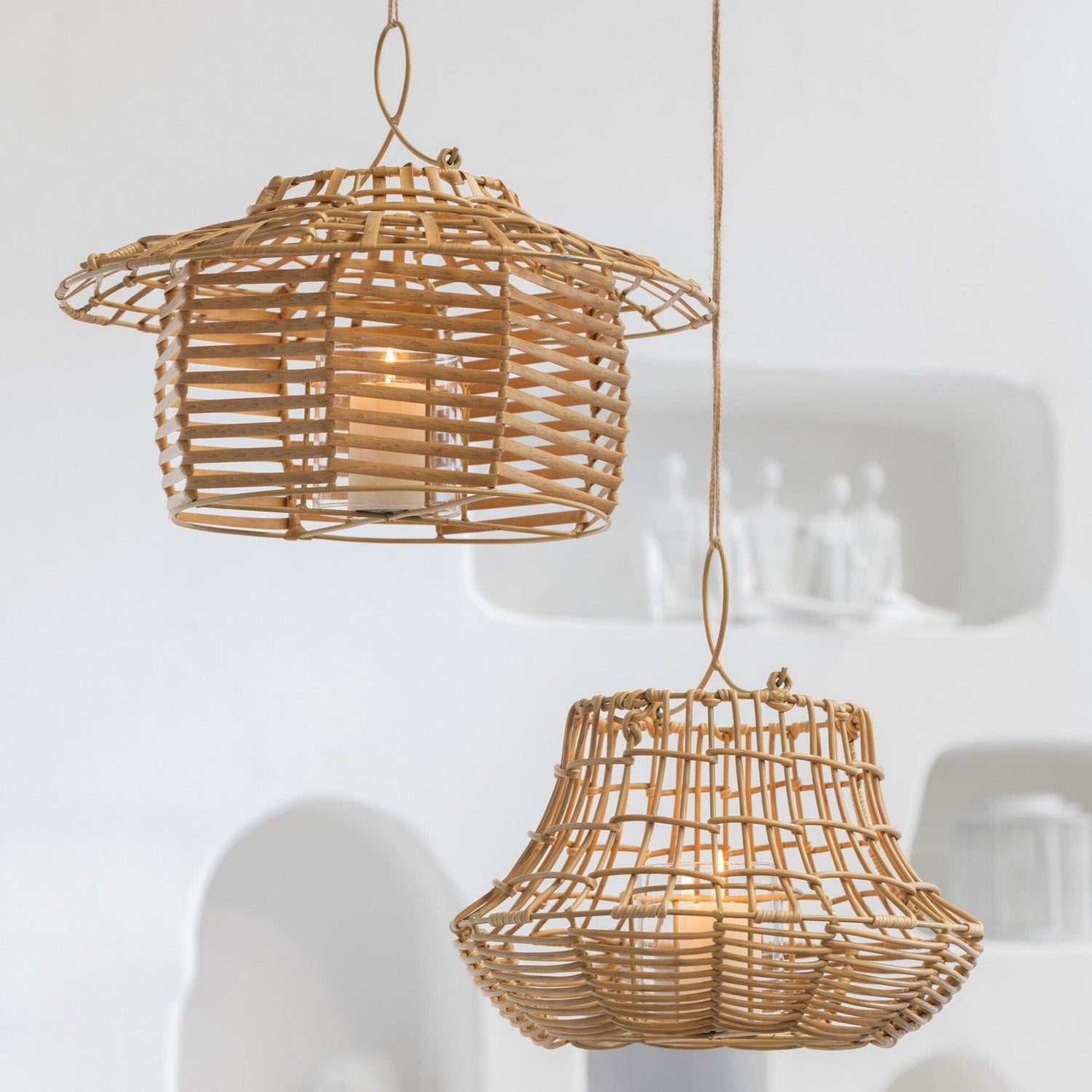 Windlicht Hangend Laag Rattan Naturel - Buiten-divers - J-Line - livinglovely.nl