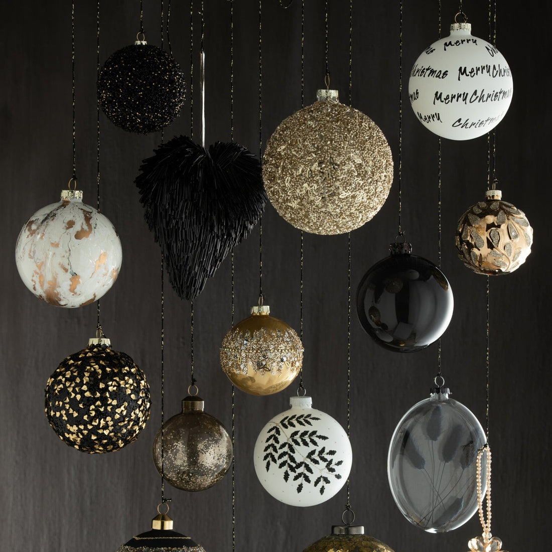 Doos Van 4 Kerstballen 2+2 Effen Transparant Zwart Medium J-Line