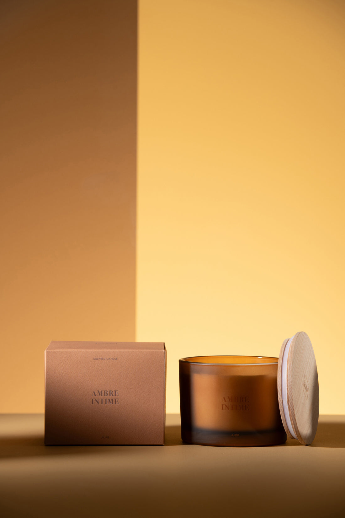 Geurkaars Accords Essentiels Ambre Intime 28 Uur