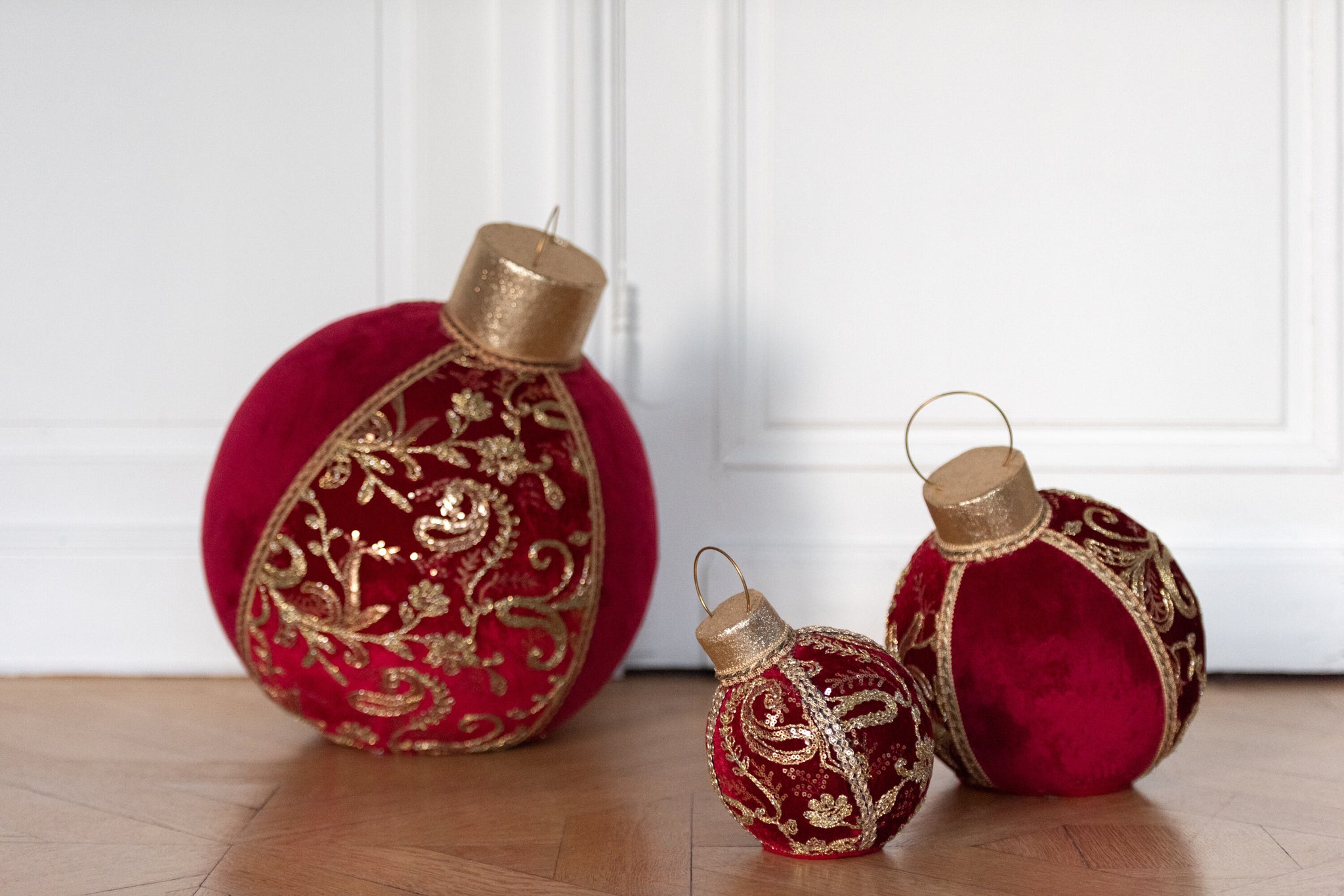 Bal Decoratief Patroon Polyfoam/Textiel Rood/Goud Medium J-Line