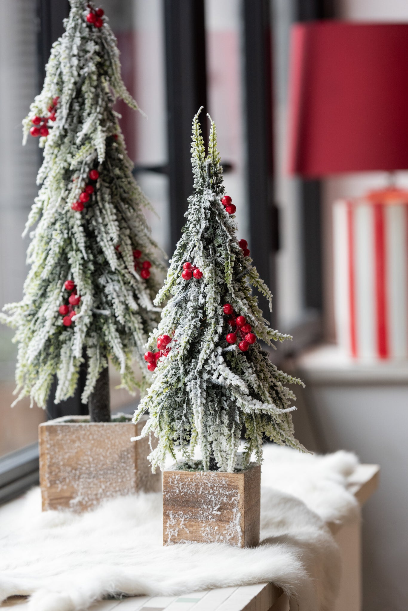 Kerstboom + Led Kunststof Sneeuw Groen/Rood H40cm Small J-Line