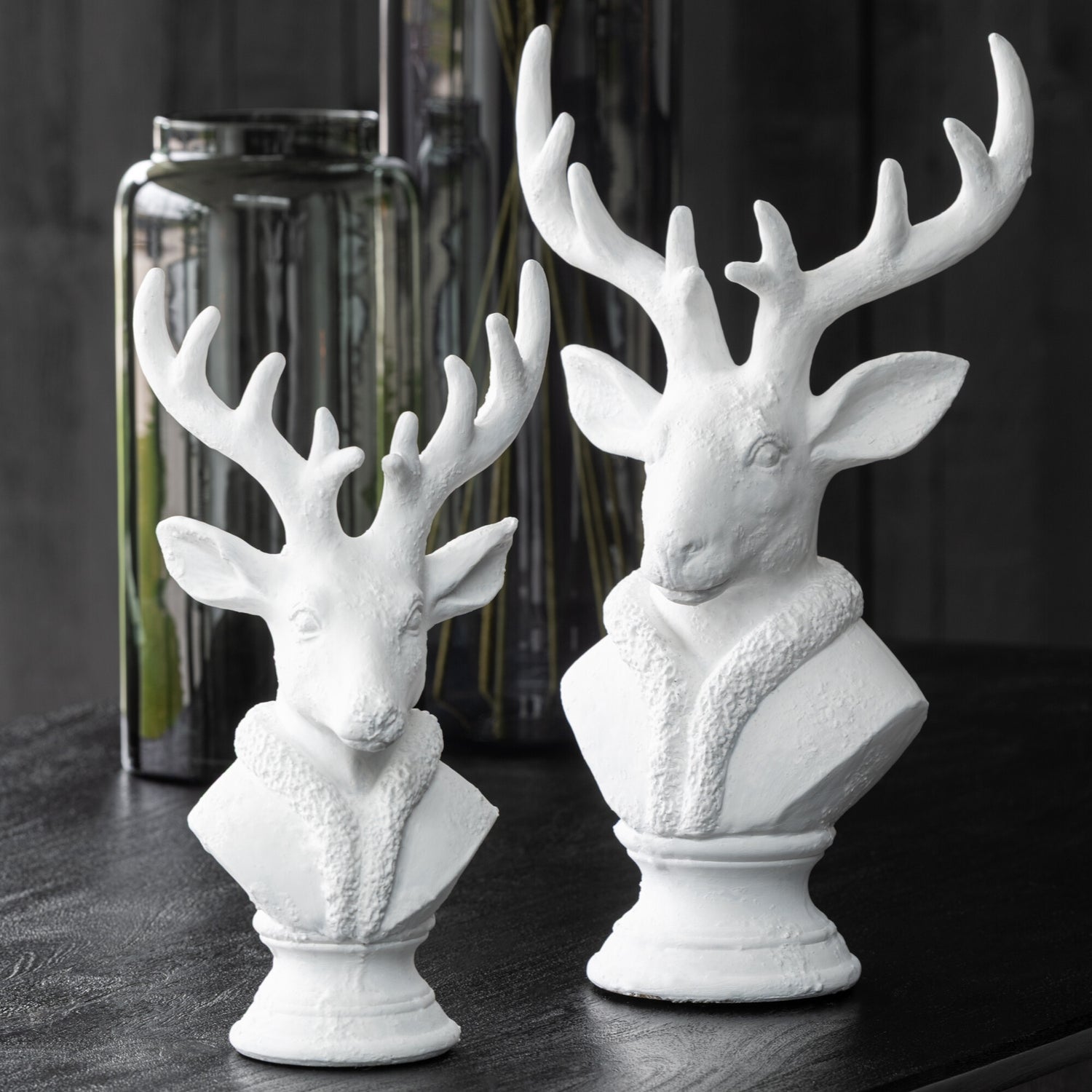 Hert Polyresin Wit Small J-Line