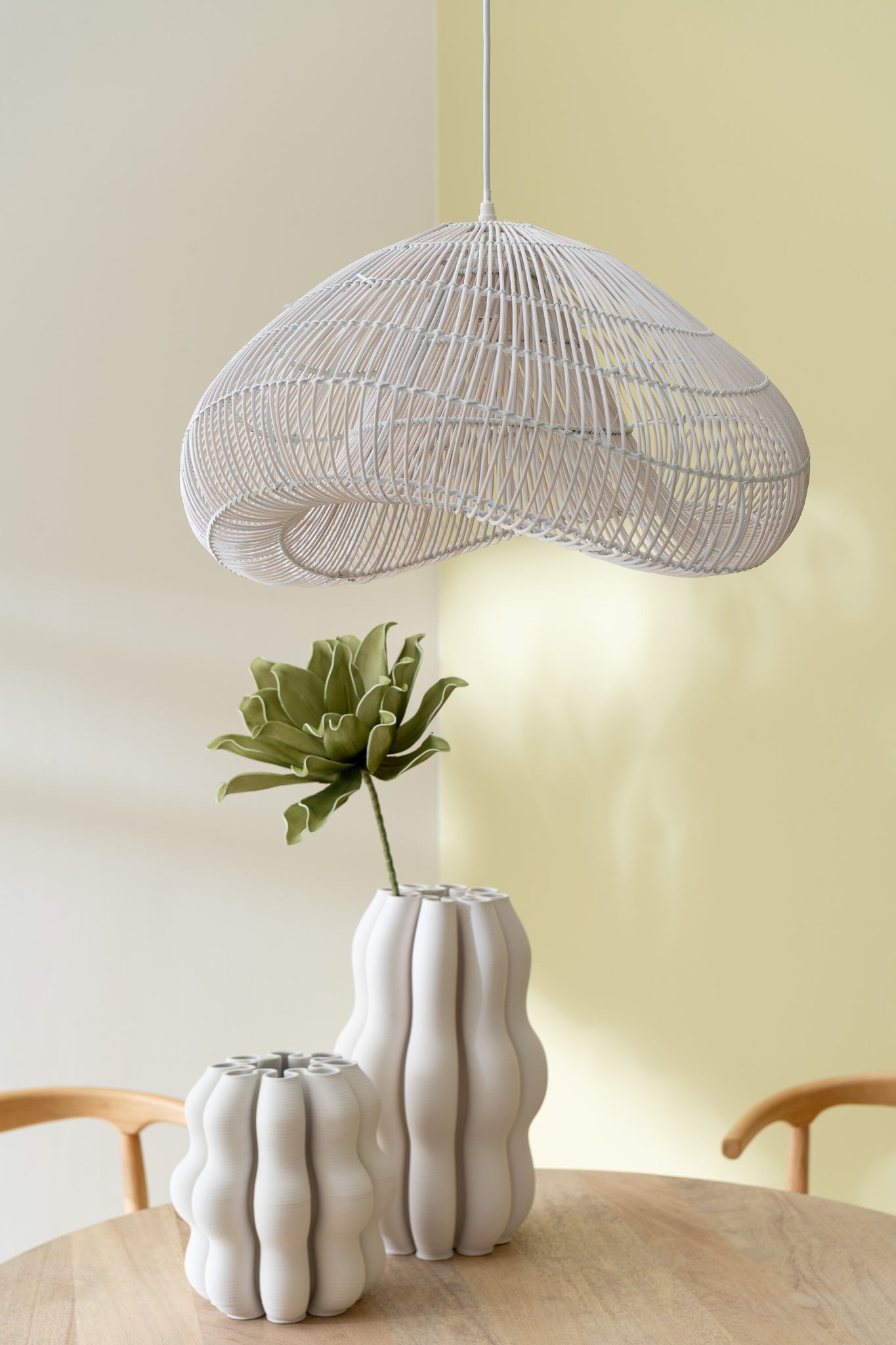Vaas Naos Keramiek Beige Large Dia23cmxH40cm J-Line
