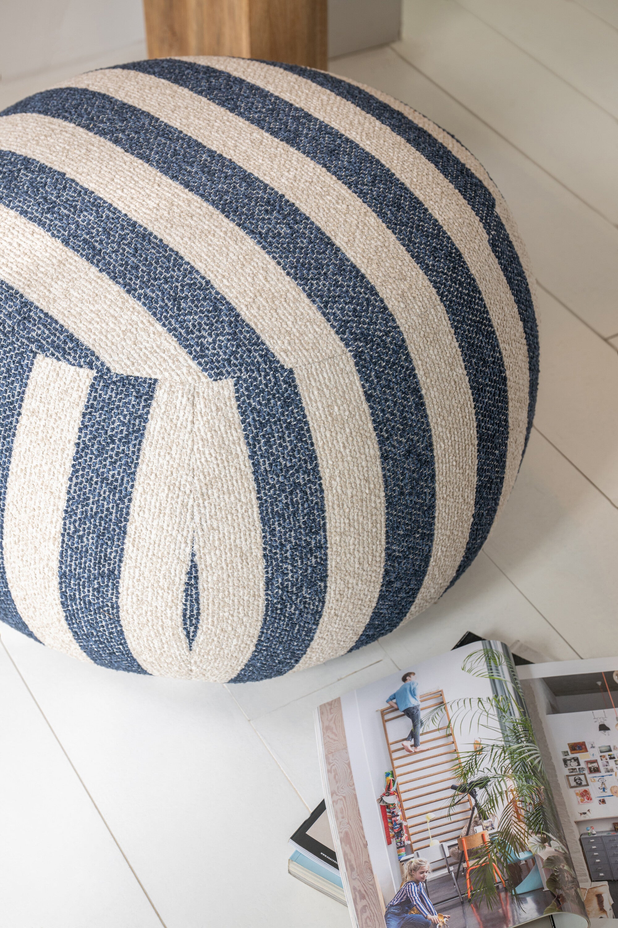 Loungestoel met Poef Gestreepte Stof Blauw/Gebroken Wit J-Line